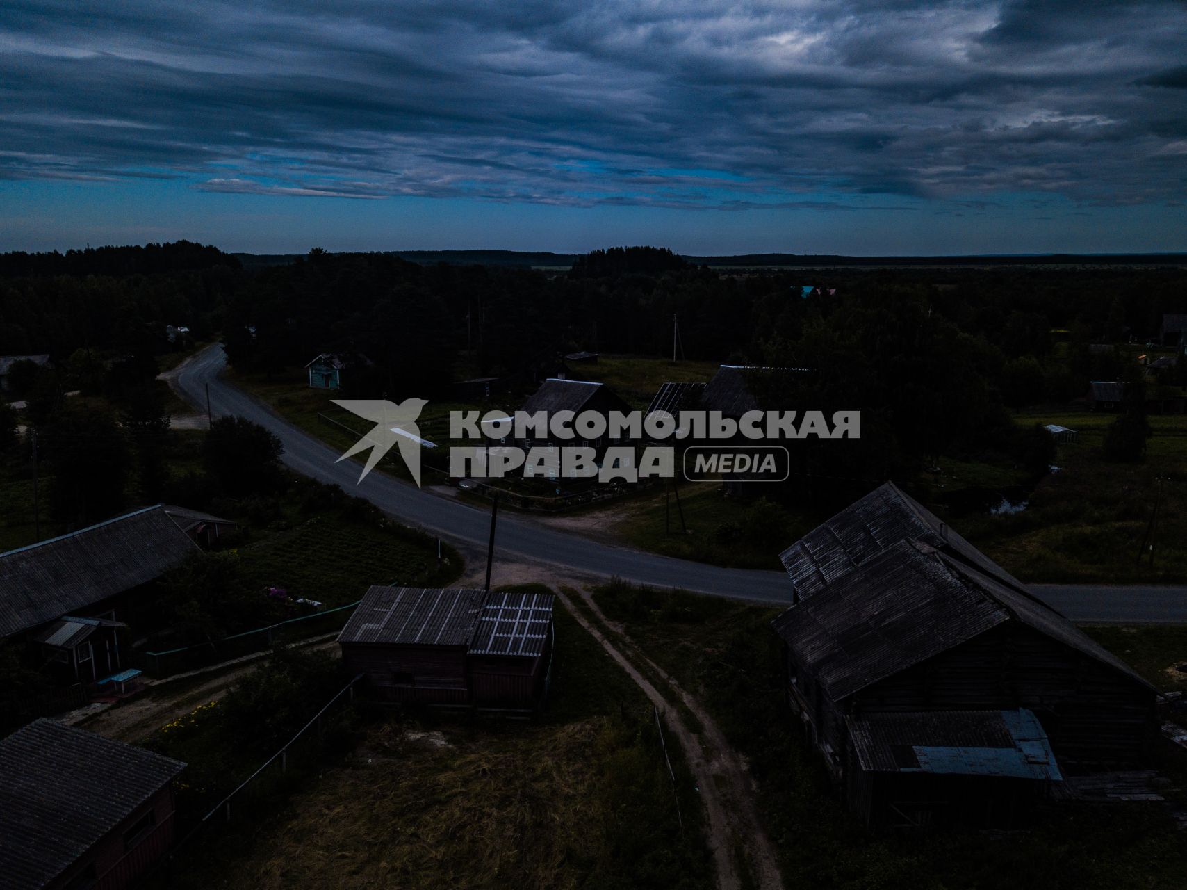 Республика Карелия, деревня Корза.  Вид сверху на старинную  карельскую деревню.