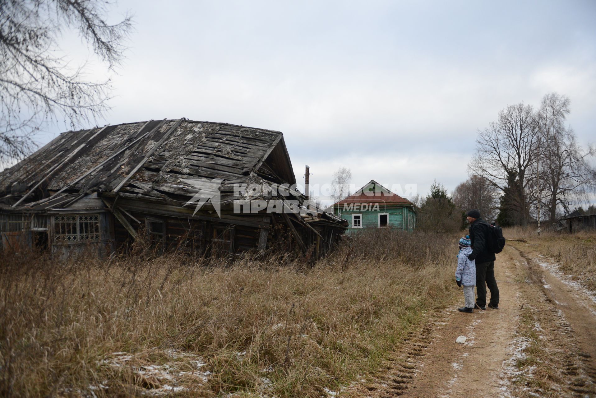 Тверская область.  Вид заброшенной деревни в Тверской области.