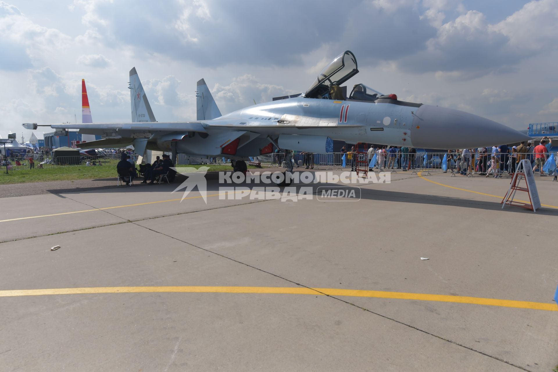 Московская область.  Российский многоцелевой истребитель Су-35С на Международном авиационно-космическом салоне МАКС-2019.