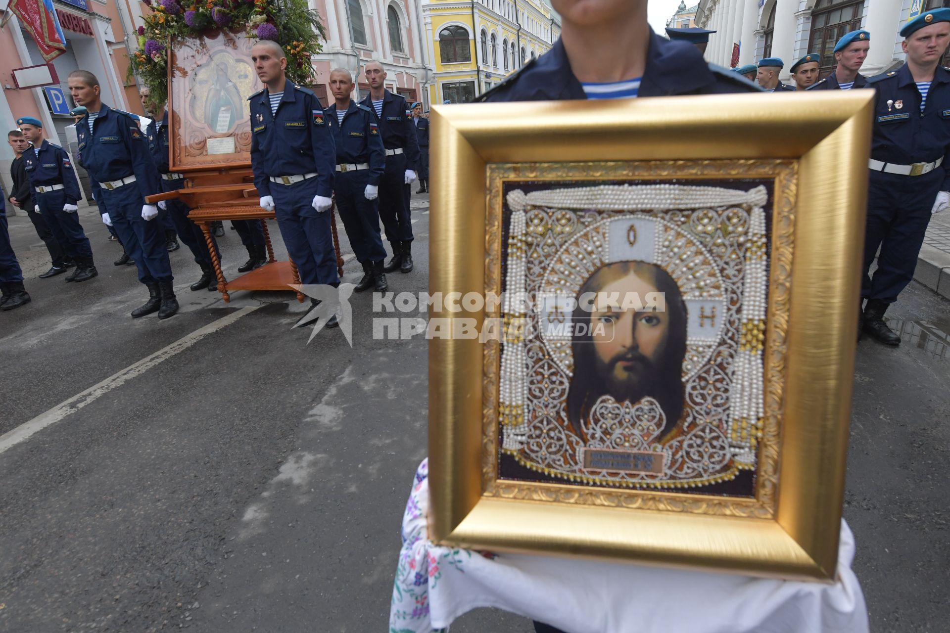 Москва. Молебен в честь празднования Дня Воздушно-десантных войск.