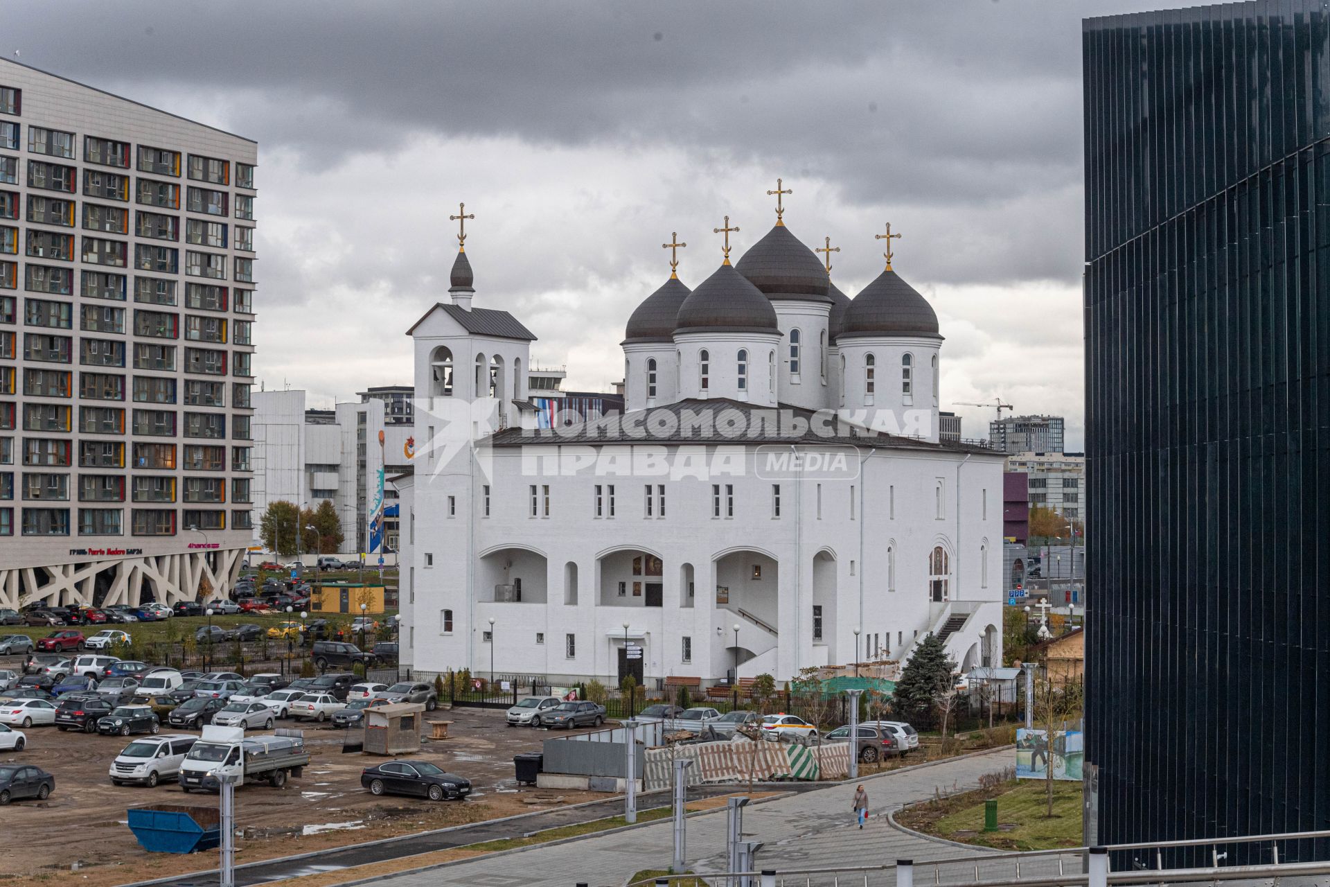 Москва. Общий вид храма Сергия Радонежского на Ходынском поле.