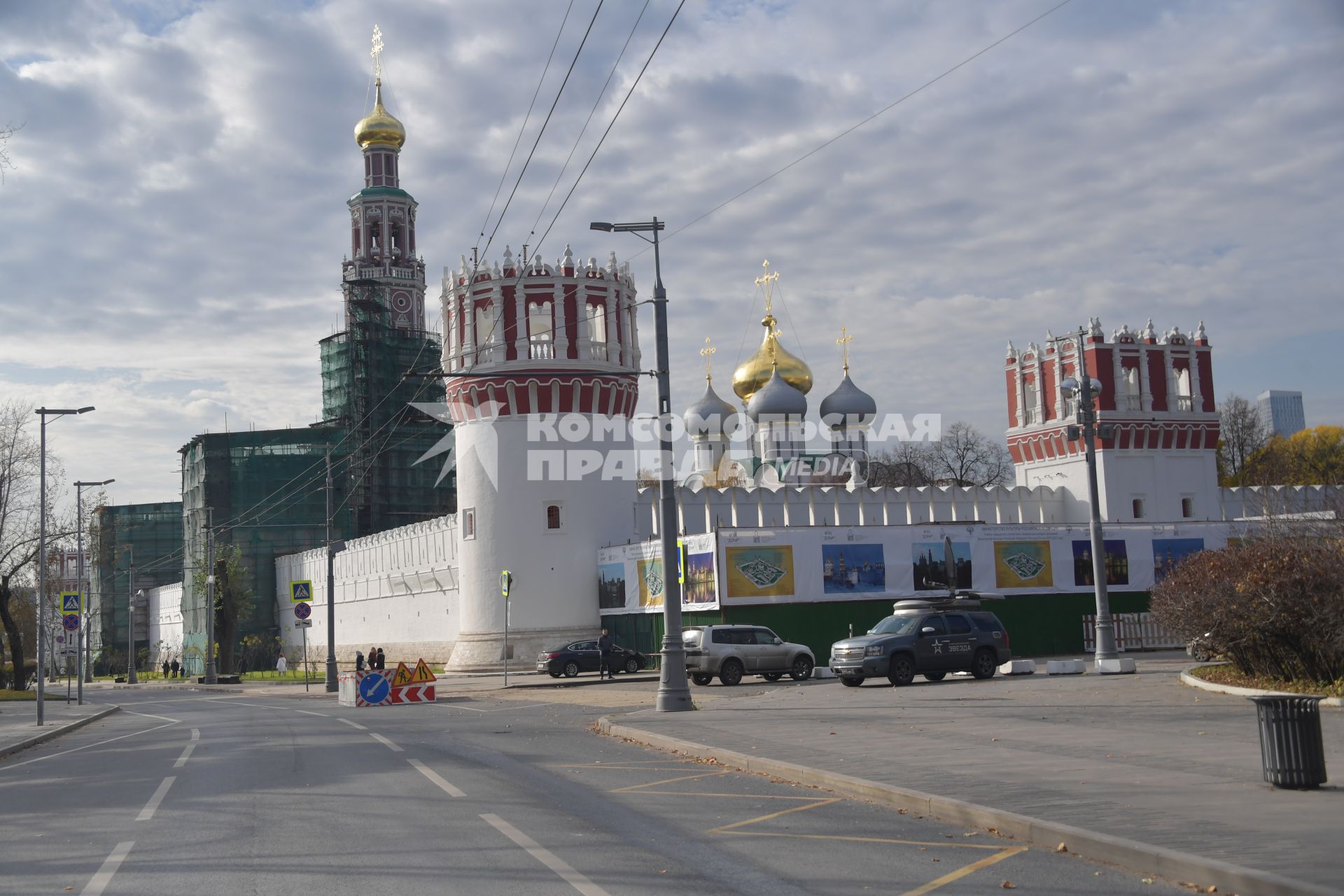 Москва.    Вид на Новодевичий монастырь.