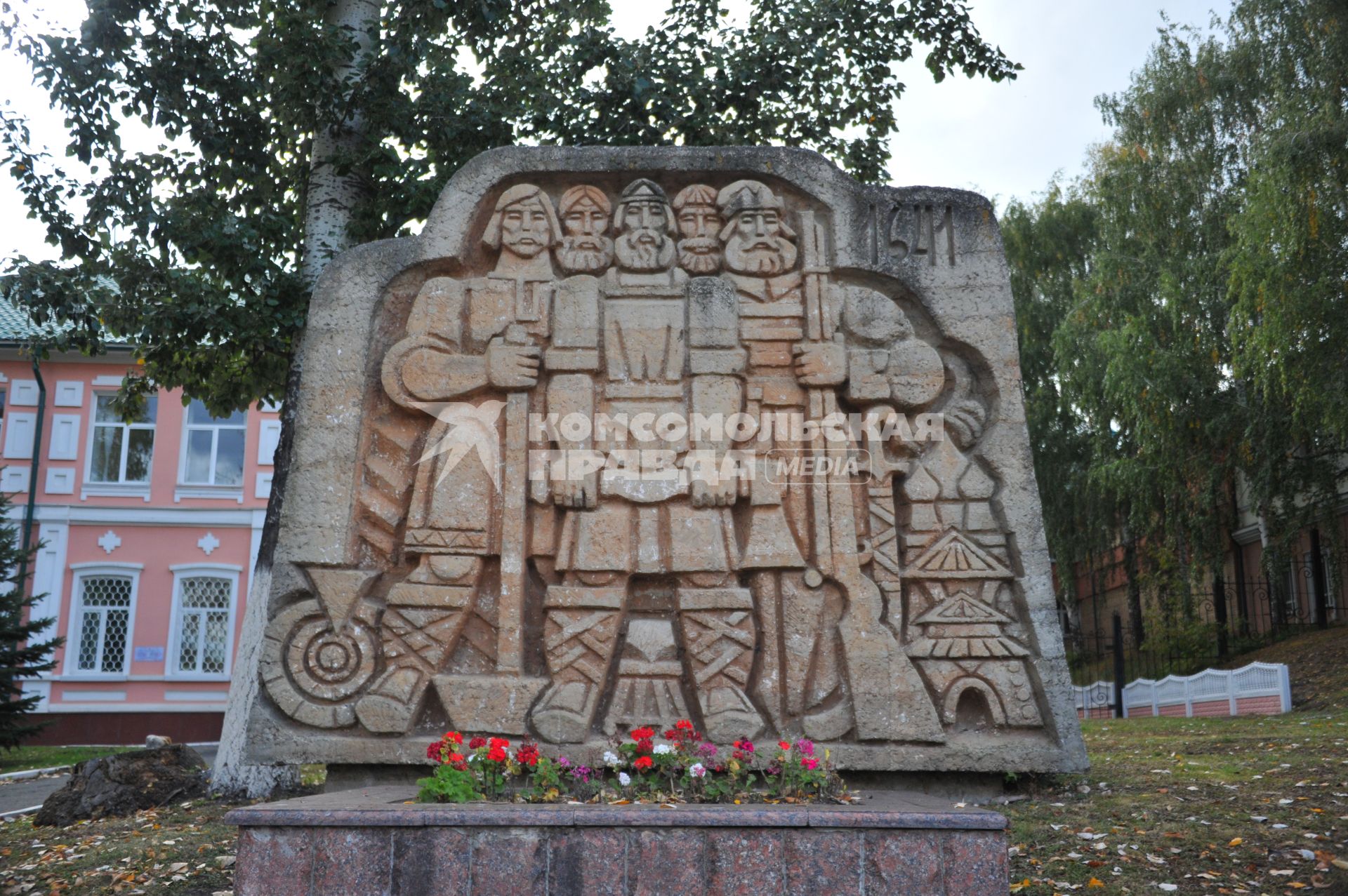 Саранск. Памятник основателям.