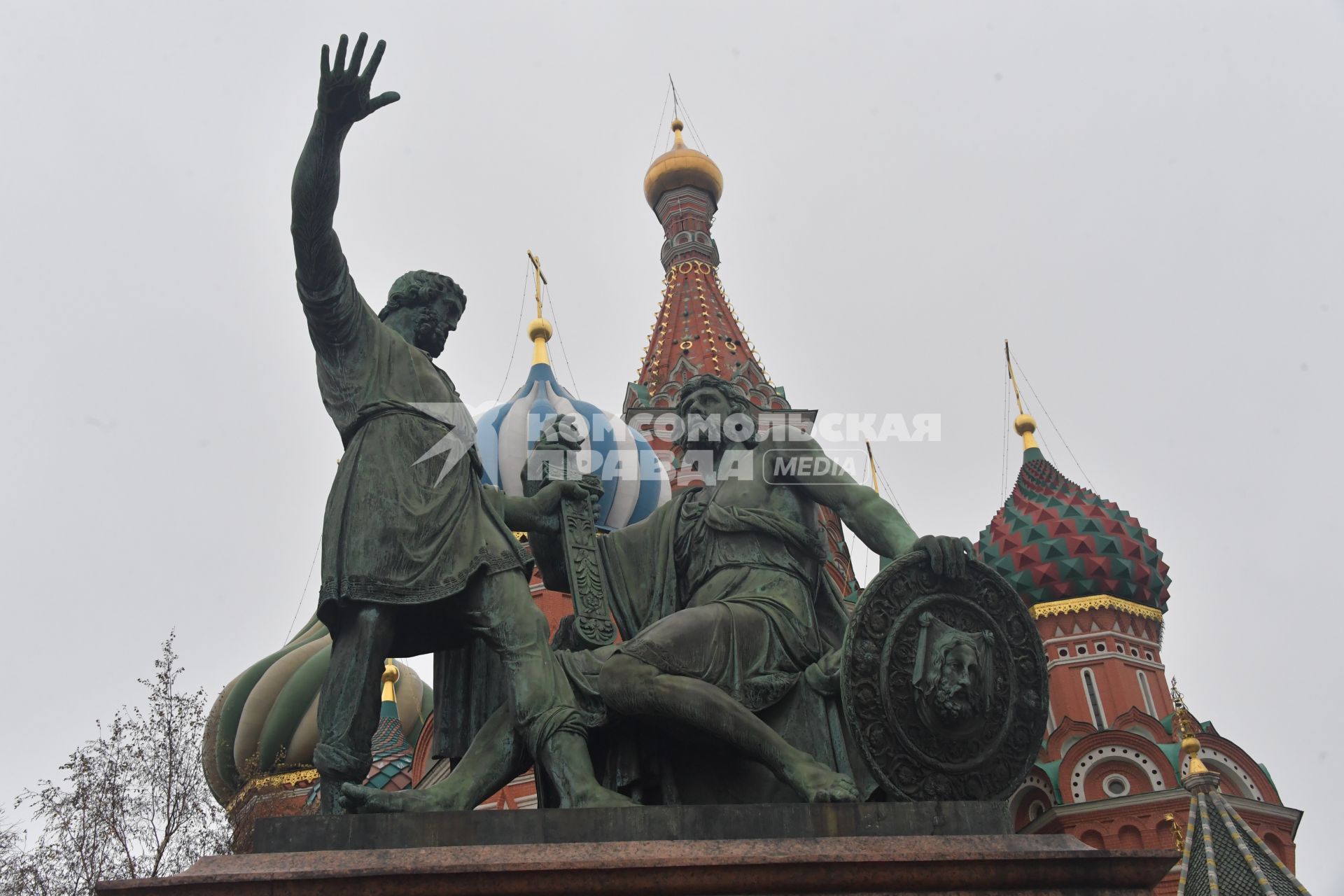 Москва. Памятник Минину и Пожарскому.