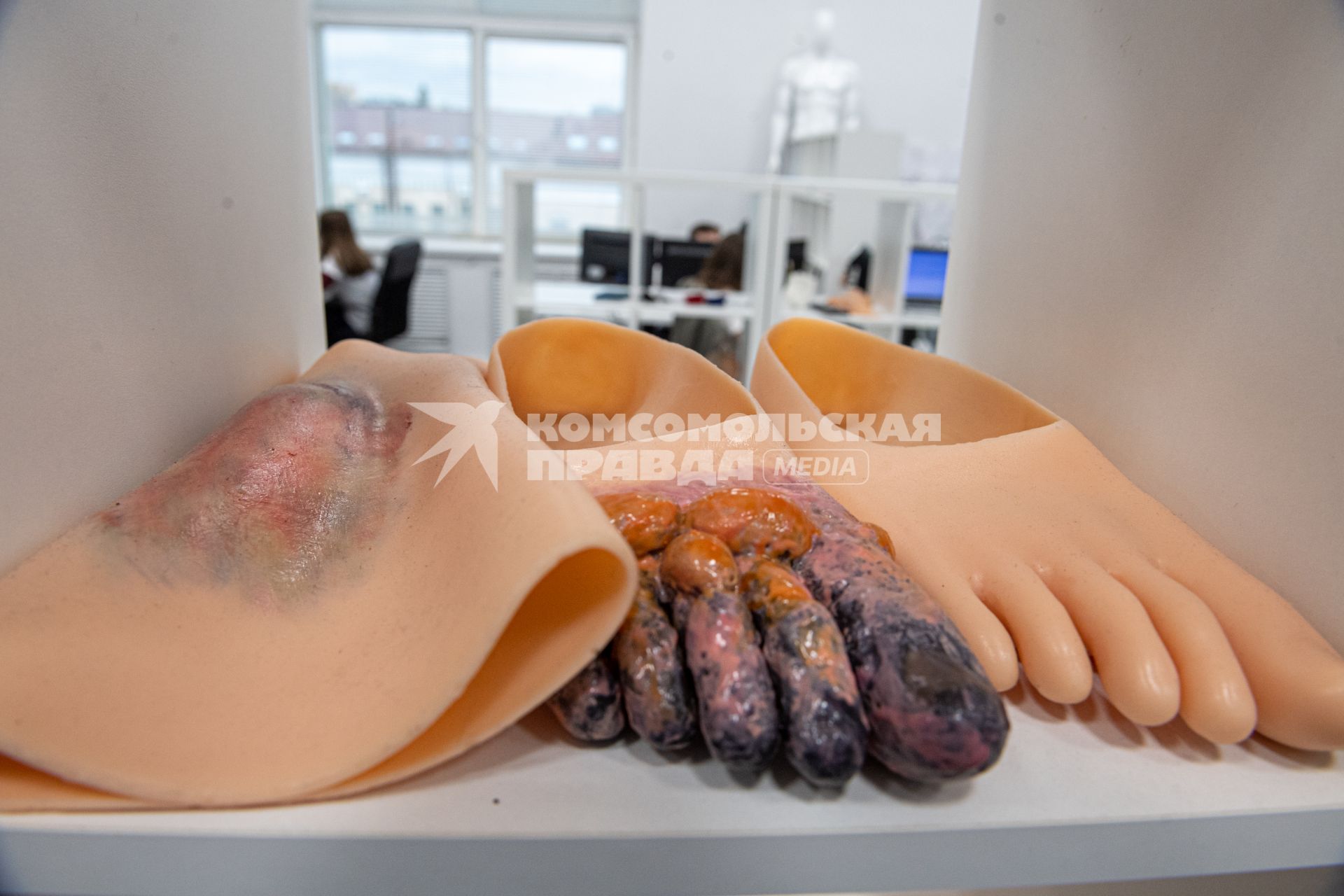 Казань.  Производственный цех предприятия `Эйдос Медицина` по изготовлению роботов-пациентов для медицинских целей.