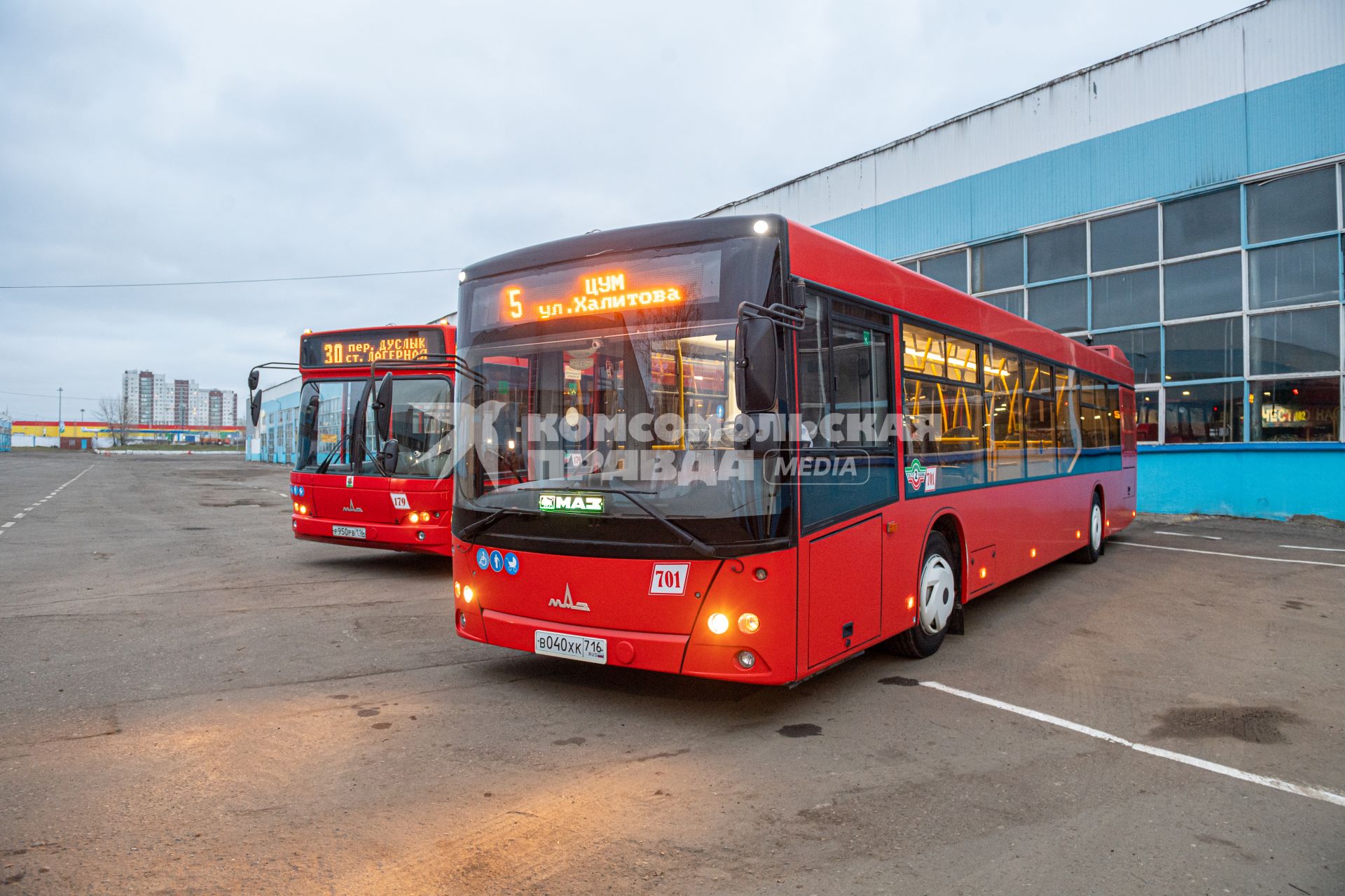 Казань.  Минские автобусы МАЗ на автотранспортном предприятии Казани.