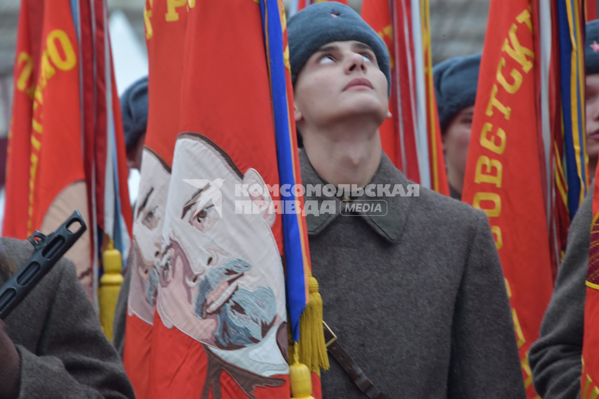 Москва. Участники торжественного марша, посвященного 78-й годовщине военного парада 1941 года, на Красной площади.