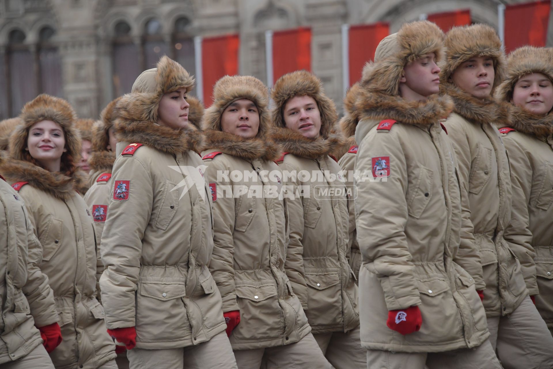 Москва. Участники торжественного марша, посвященного 78-й годовщине военного парада 1941 года, на Красной площади.