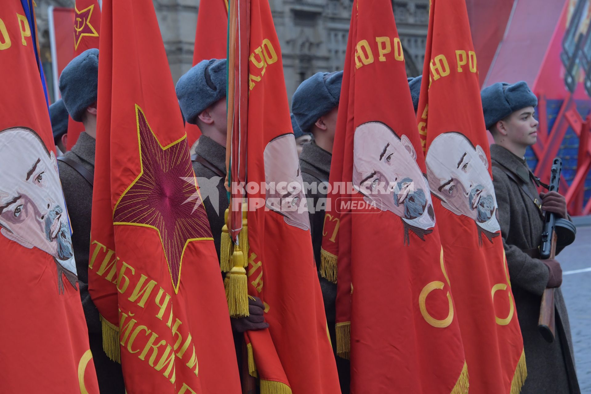 Москва. Участники торжественного марша, посвященного 78-й годовщине военного парада 1941 года, на Красной площади.