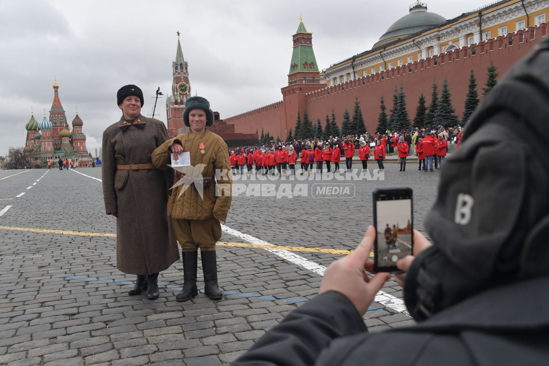 Москва. Участники торжественного марша, посвященного 78-й годовщине военного парада 1941 года, на Красной площади.