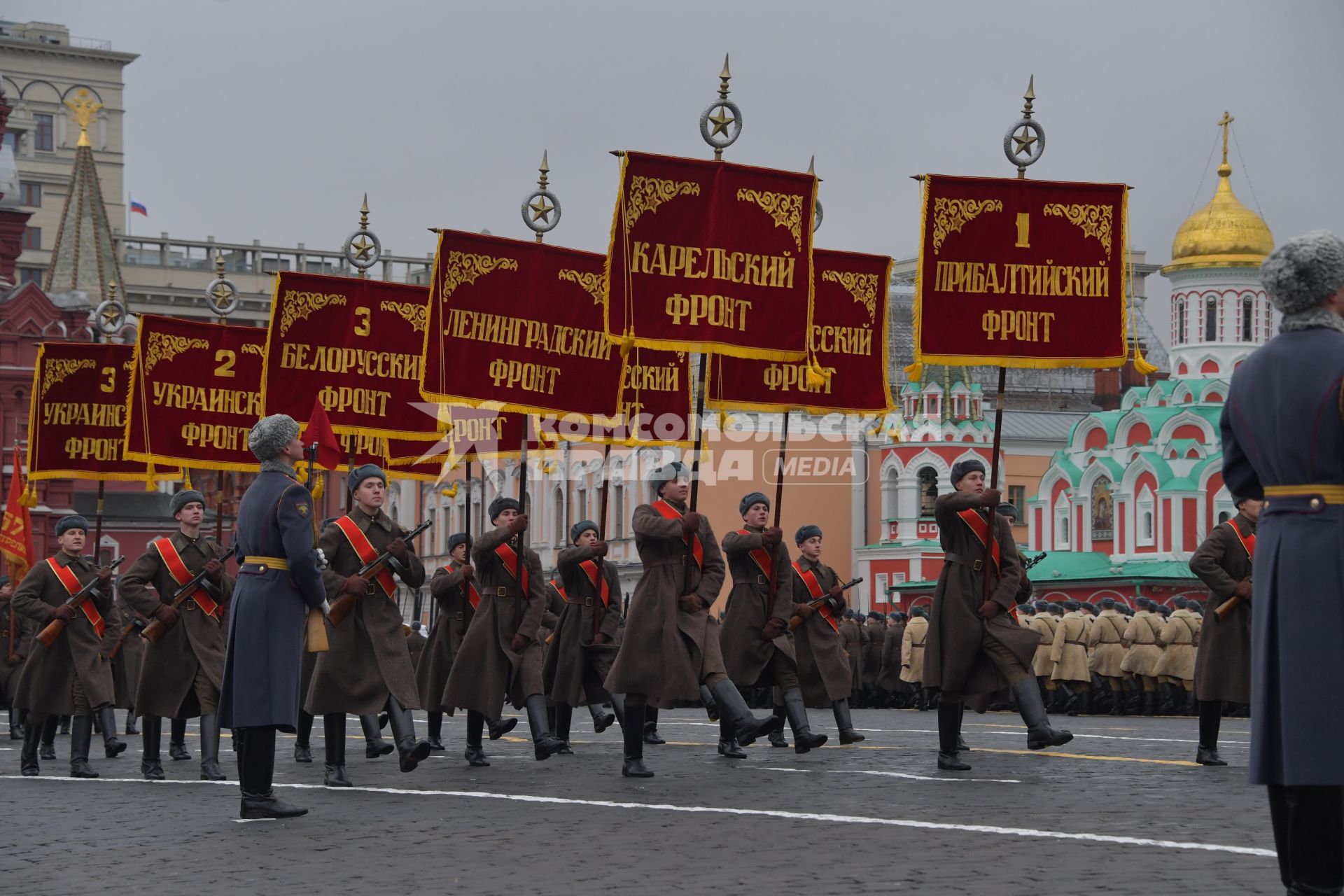 Москва. Участники торжественного марша, посвященного 78-й годовщине военного парада 1941 года, на Красной площади.