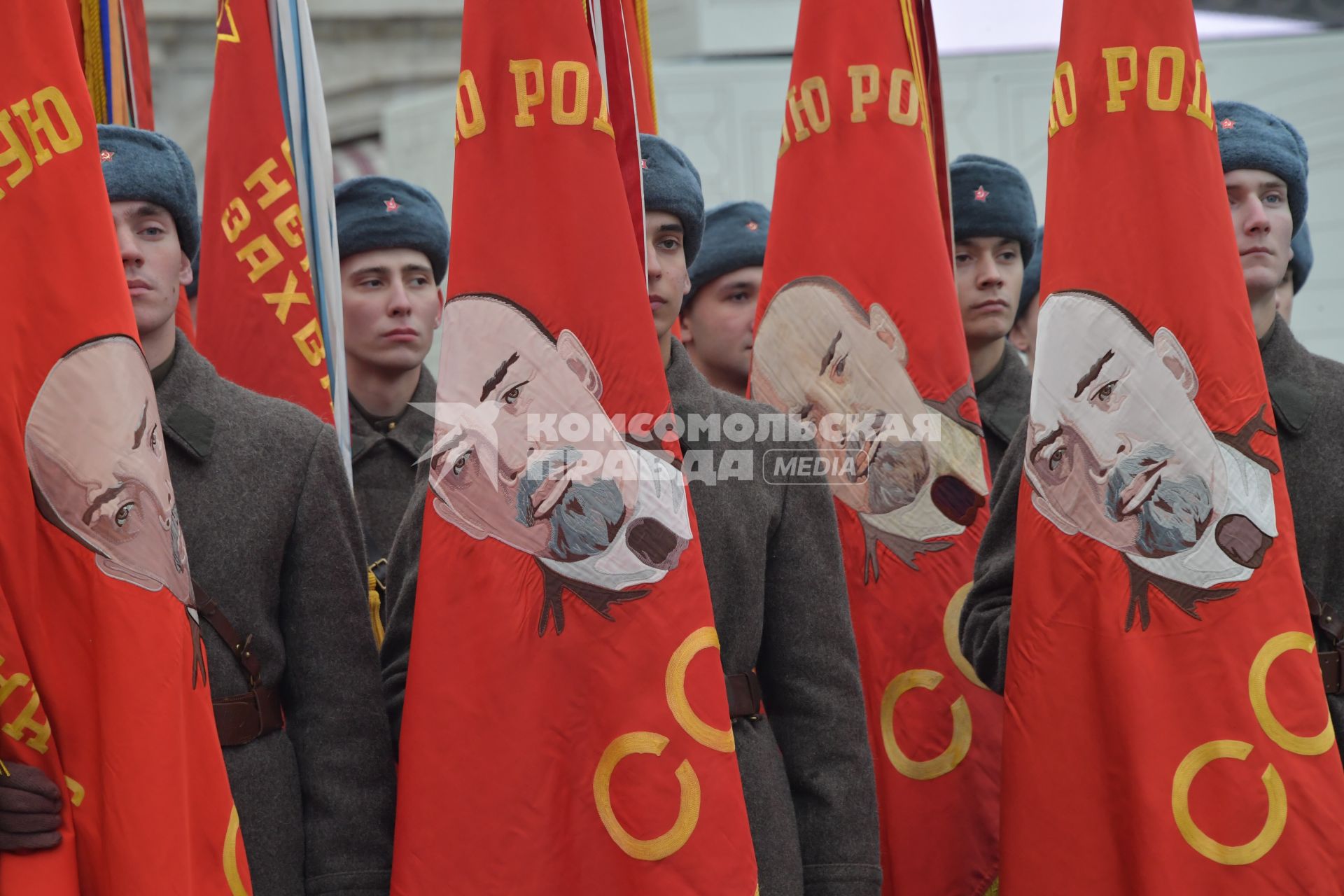 Москва. Участники торжественного марша, посвященного 78-й годовщине военного парада 1941 года, на Красной площади.