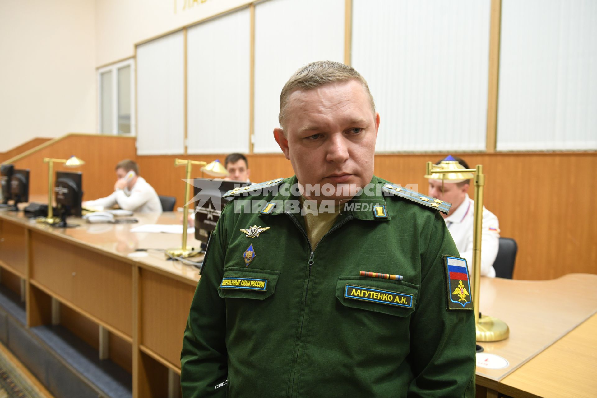 Московская область. Военнослужащий во время дежурства  в Главном центре разведки космической обстановки.