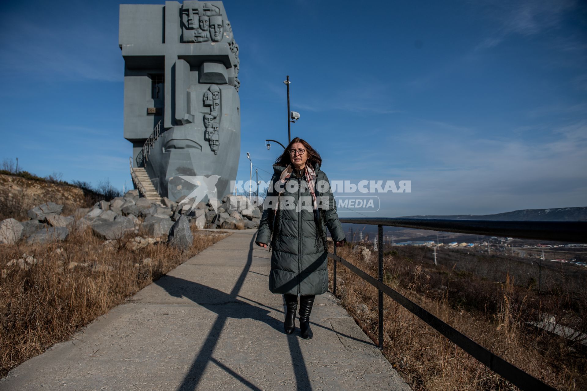 Магадан. Мемориал `Маска скорби` на сопке Крутая.