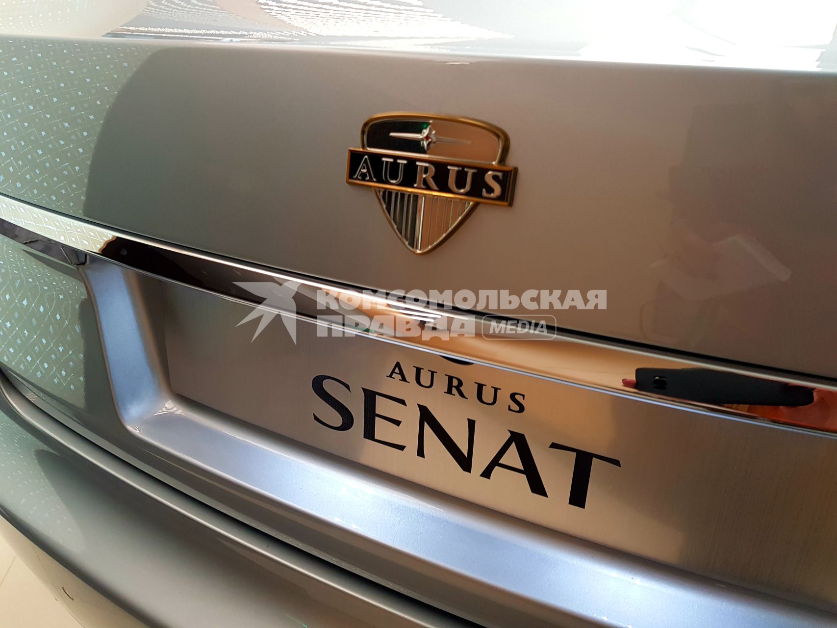 Москва. Автомобиль  Aurus Senat S600.