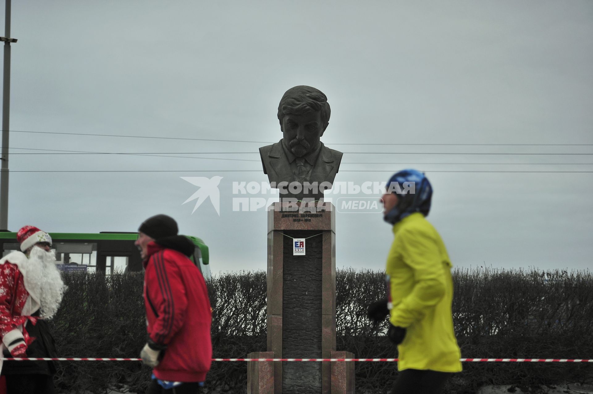 Екатеринбург. Участники VI зимнего полумарафона во время забега