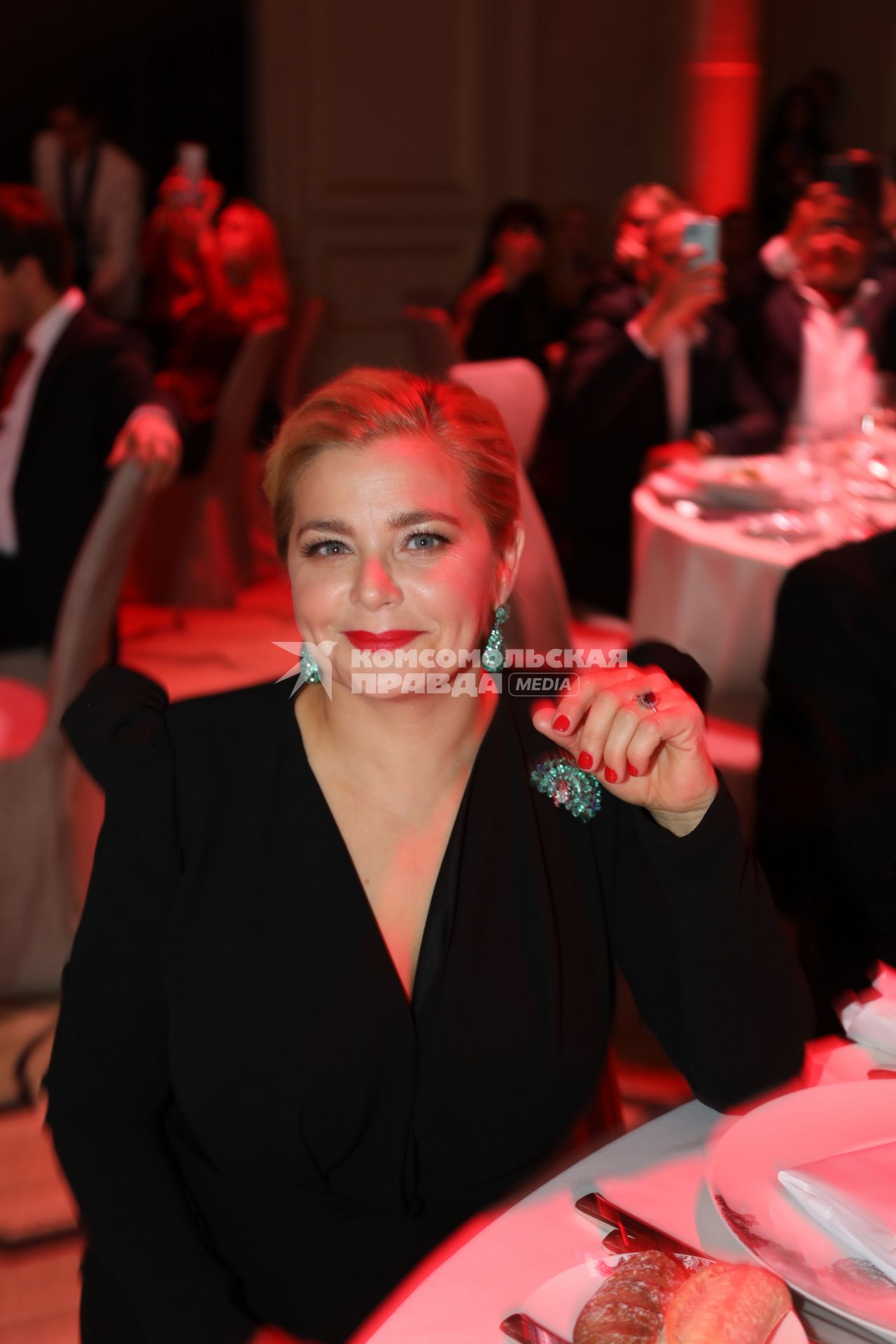 Диск374. Отель FOUR SEASONS HOTEL MOSCOW. Премия OK! Awards БОЛЬШЕ ЧЕМ ЗВЕЗДЫ. 2019. На снимке: актриса Ирина Пегова