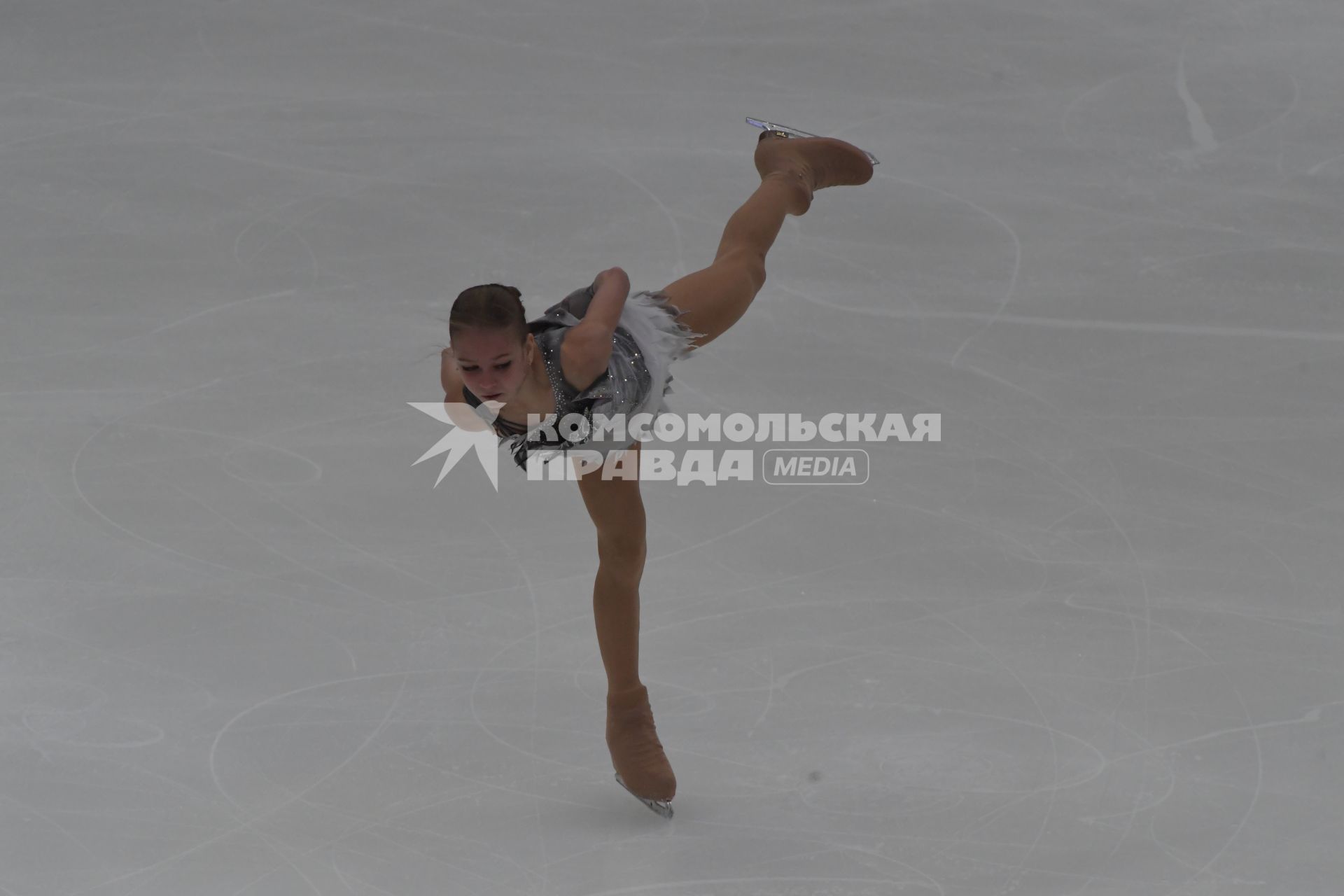 Москва.  Спортсменка из России Александра Трусова  во время выступления в короткой программе женского одиночного катания в рамках Гран-при по фигурному катанию `Кубок Ростелеком` во дворце спорта `Мегаспорт`.