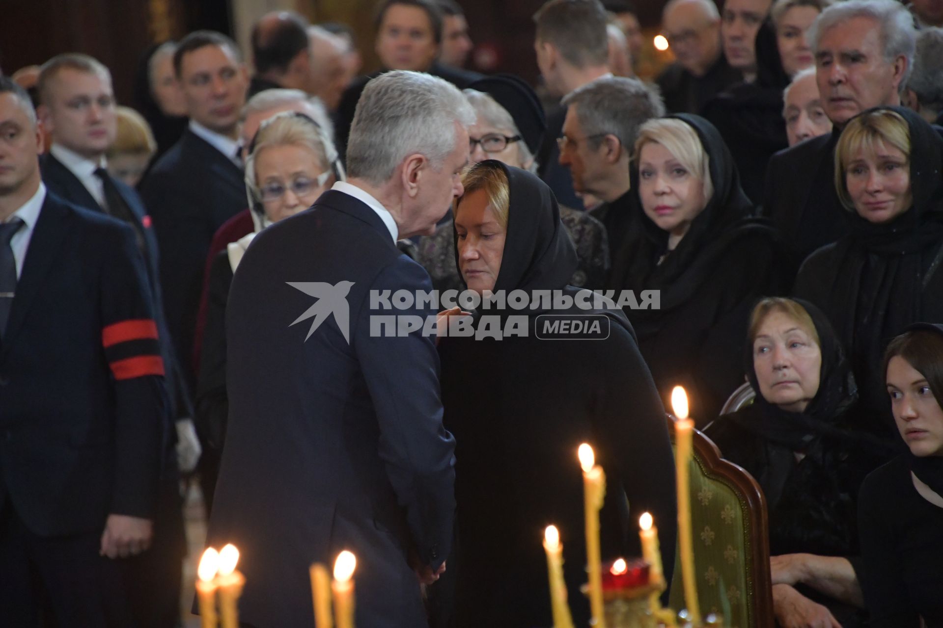 Москва. Мэр Москвы Сергей Собянин  и вдова Юрия Лужкова  Елена батурина на церемонии прощания с бывшим  мэрм Москвы Юрием Лужковым в храме Христа Спасителя.