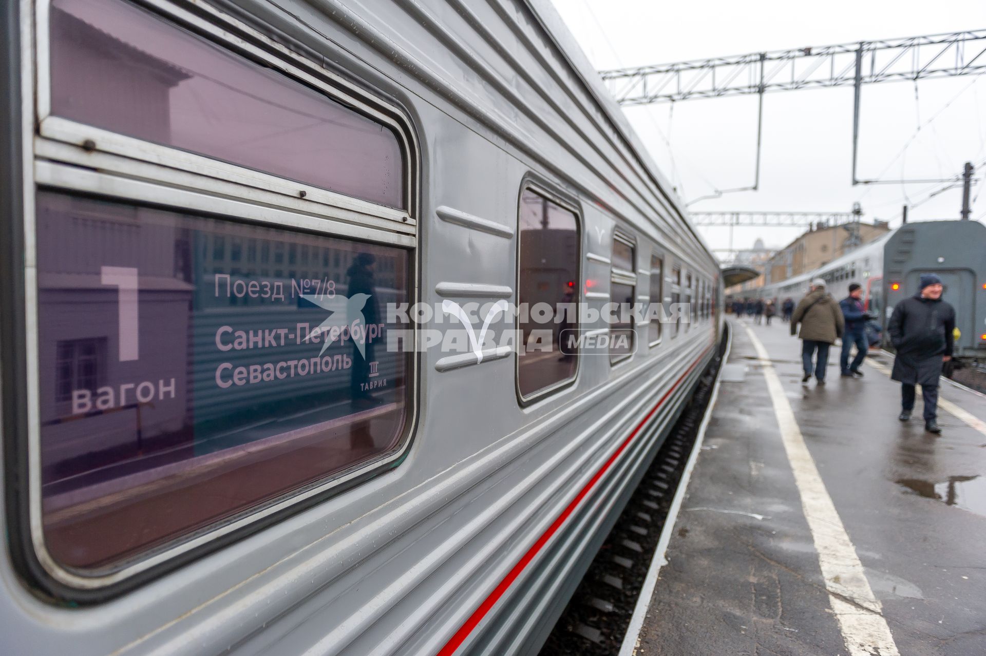 Санкт-Петербург. Отправление первого пассажирского поезда из Санкт-Петербурга в Севастополь через Крымский мост.