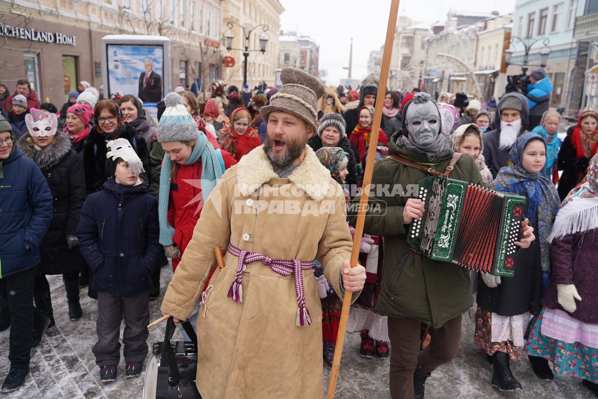 Самара.  Участники святочных колядок.