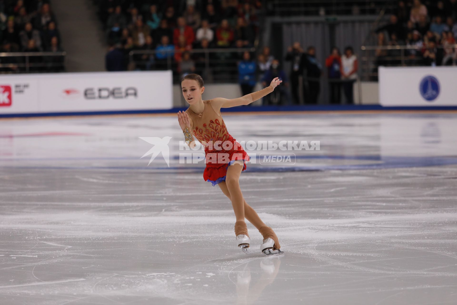 Красноярск. Спортсменка Анна Щербакова во время выступления в произвольной программе женского одиночного катания на чемпионате России по фигурному катанию в ледовом дворце `Платинум Арена Красноярск`.