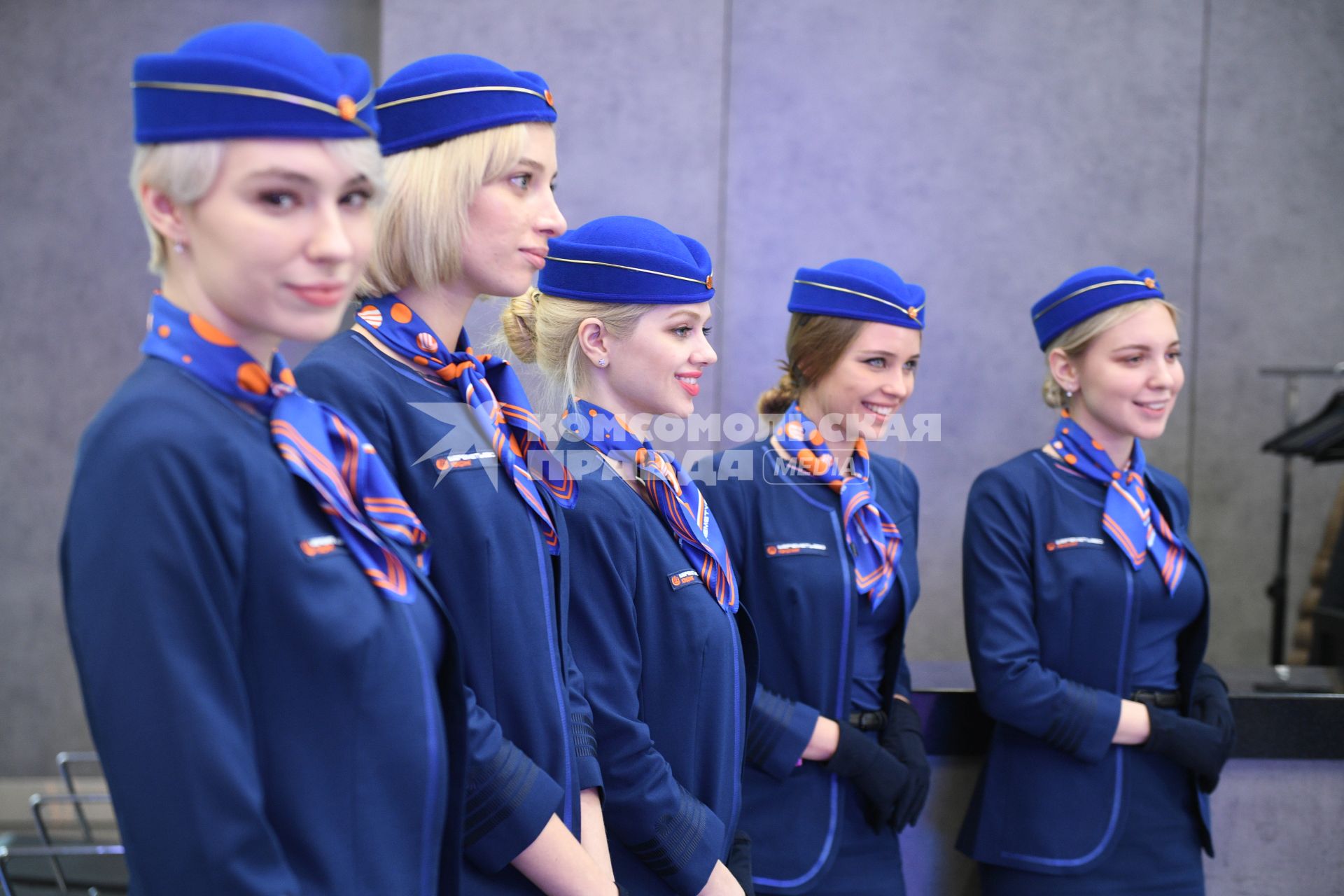 Московская область.  Сотрудницы международного аэропорта Шереметьево в здании нового терминала С.