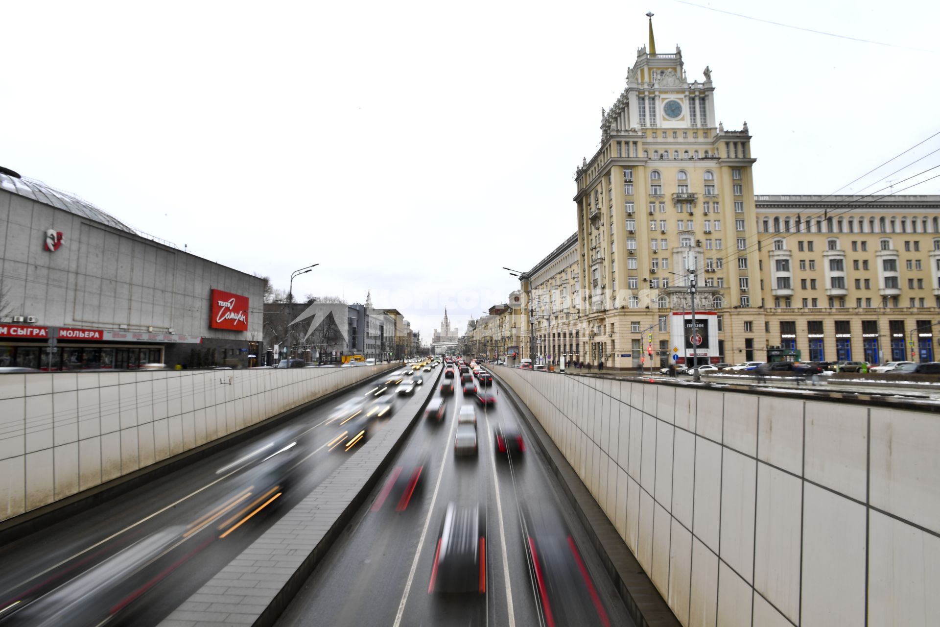 Москва.  Вид на Садовое кольцо  и Маяковский тоннель.