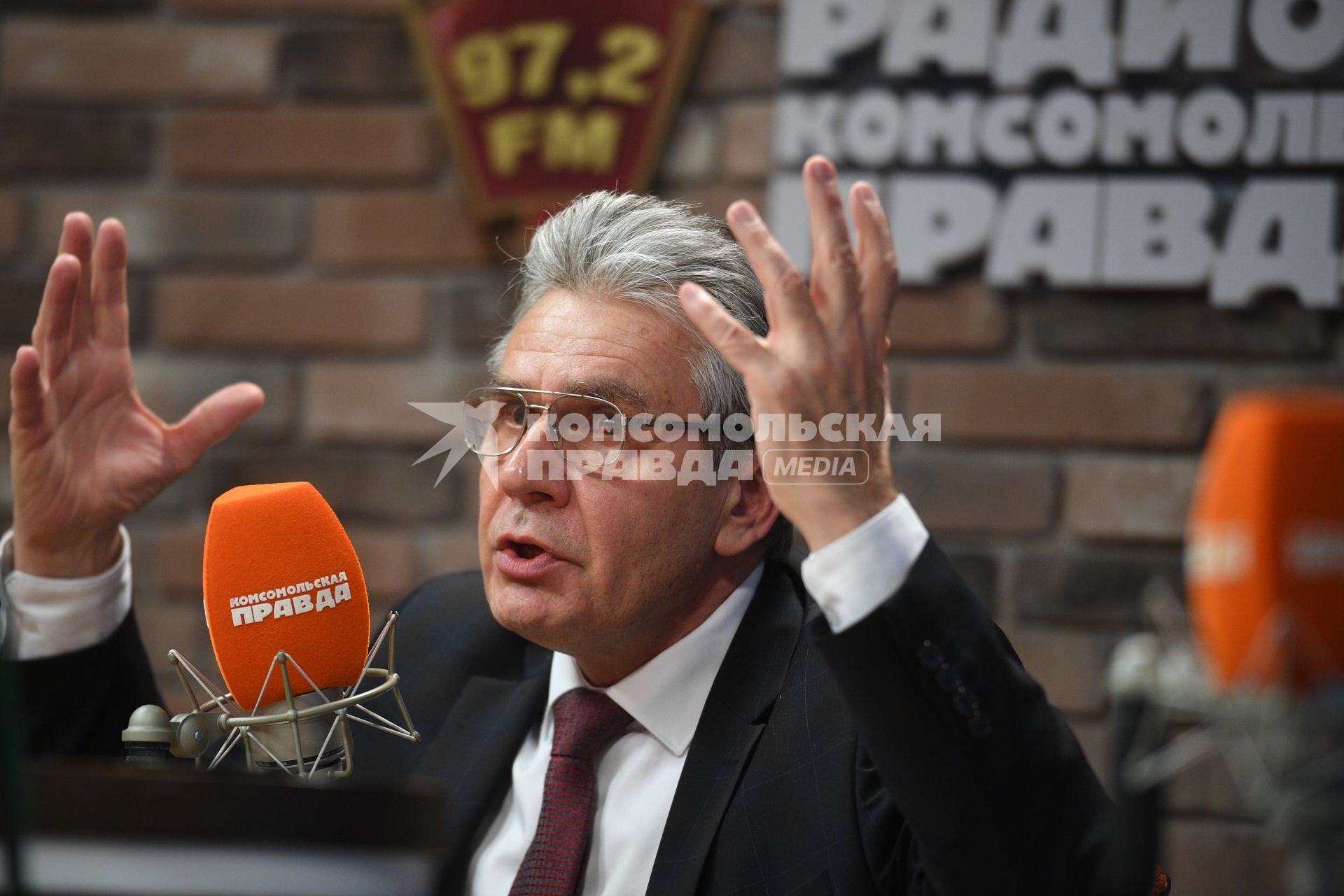 Москва. Президент РАН  Александр Сергеев  на радио `Комсомольская правда`.