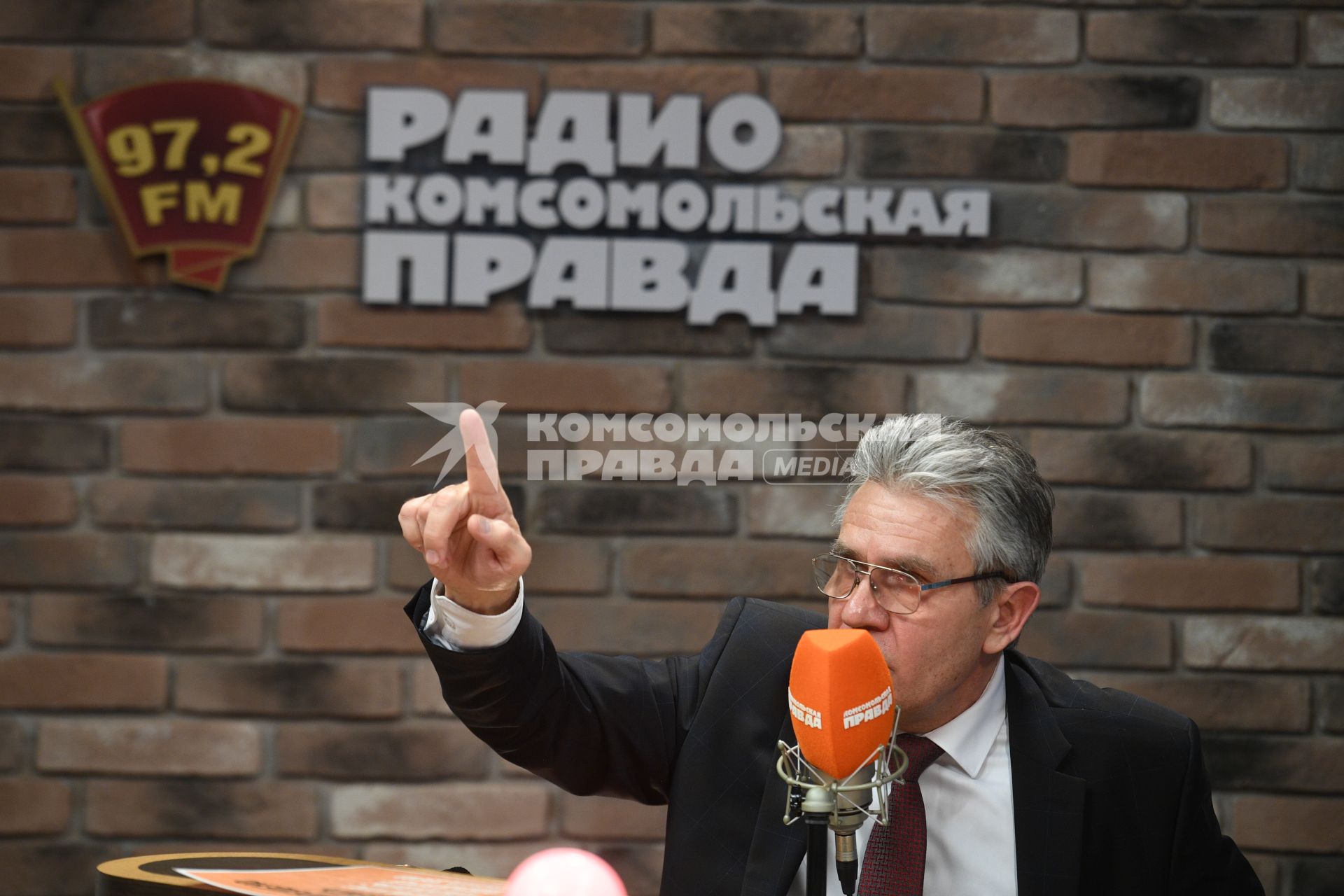 Москва. Президент РАН  Александр Сергеев  на радио `Комсомольская правда`.
