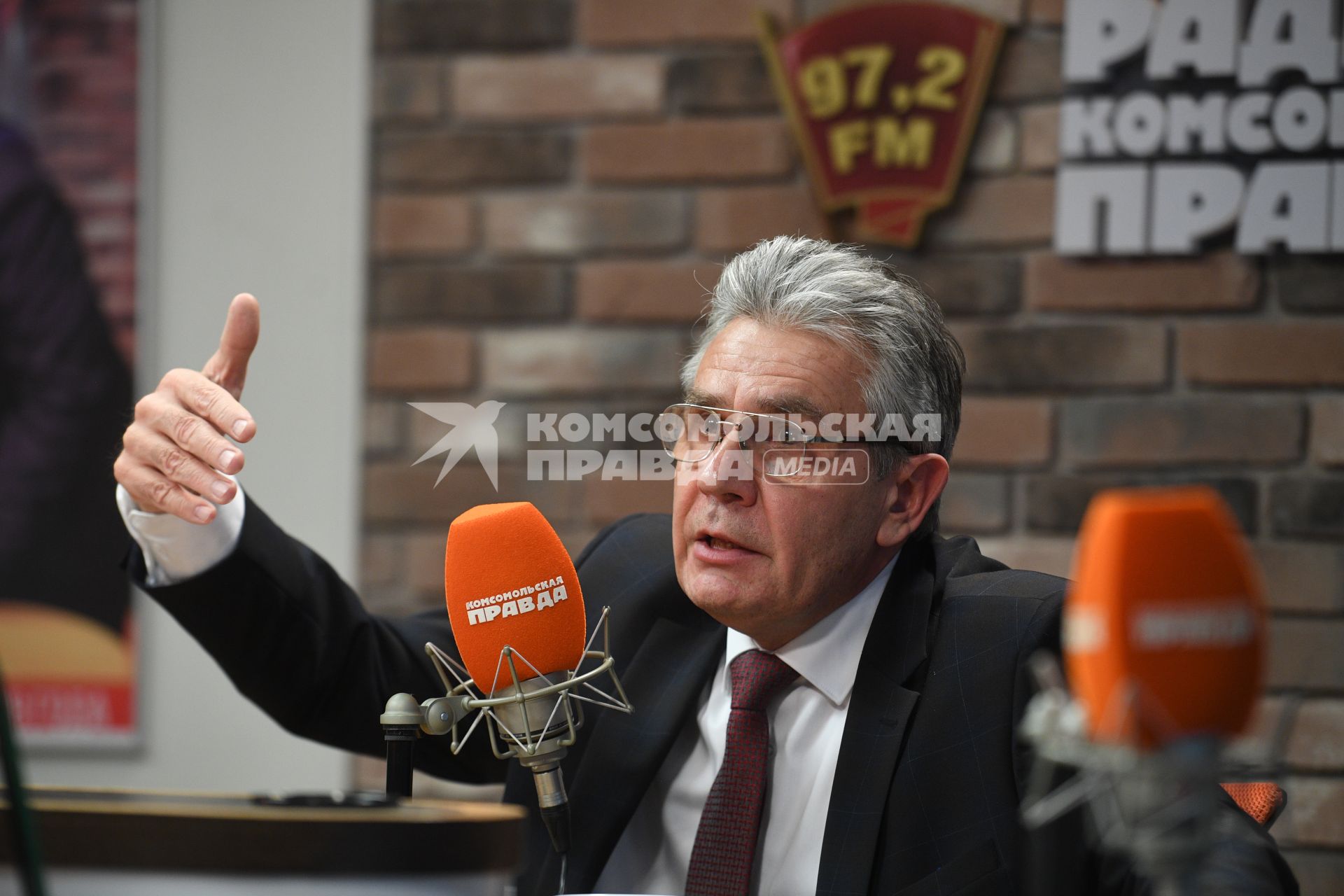 Москва. Президент РАН  Александр Сергеев  на радио `Комсомольская правда`.