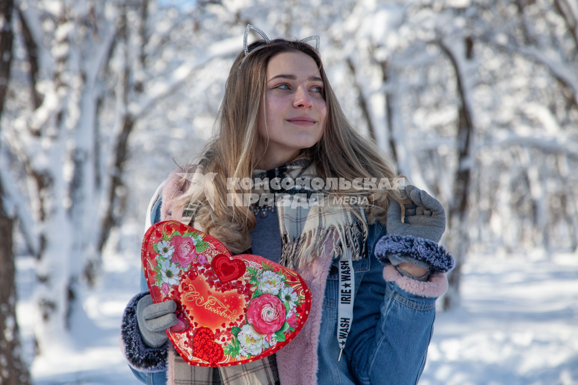 Пермь.  Девушка в день Святого Валентина.