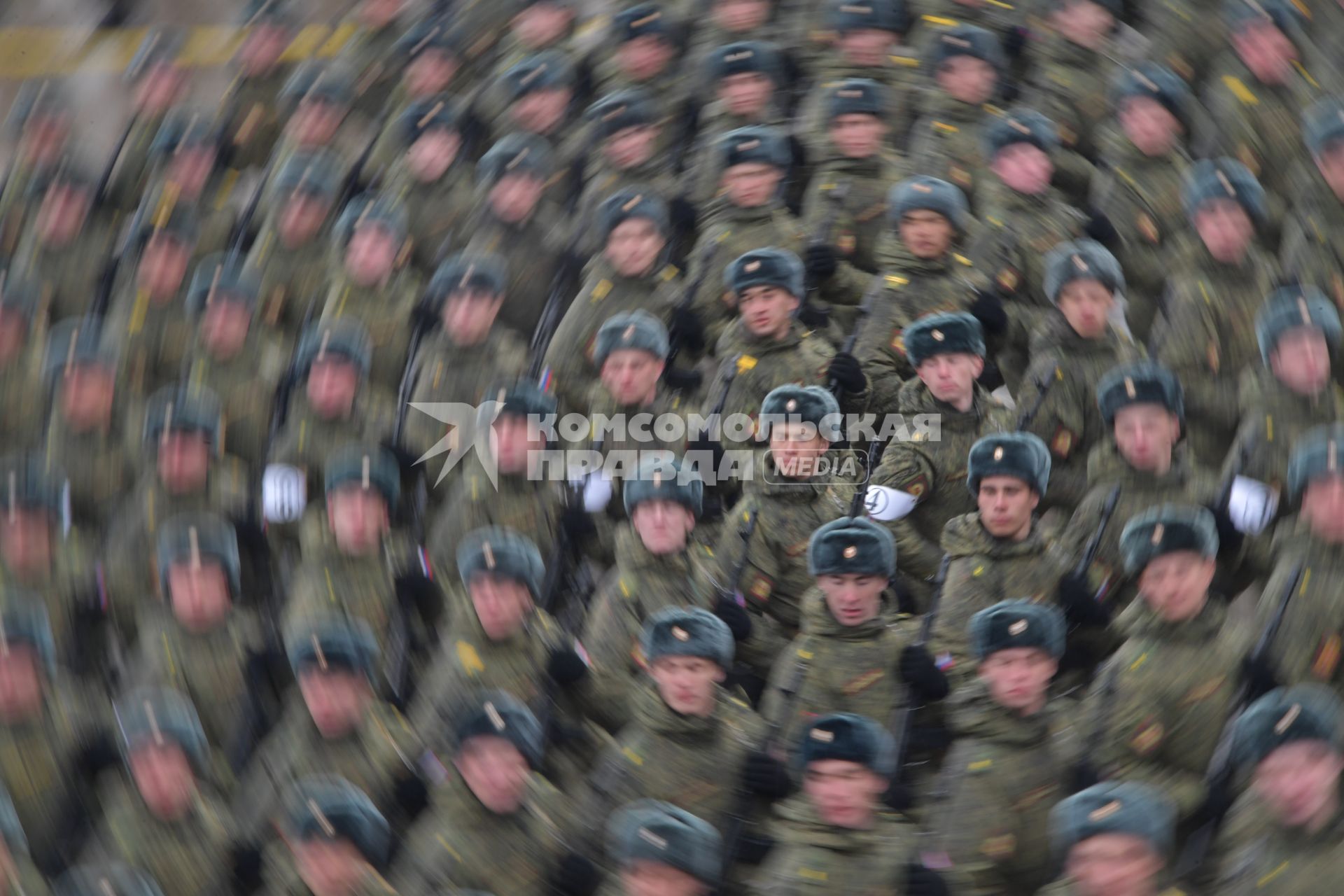 Московская область. Курсанты во время репетиции парада Победы на  военном полигоне `Алабино`.