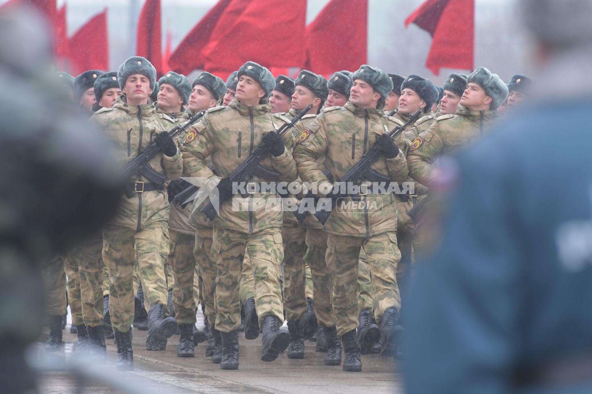 Московская область. Курсанты во время репетиции парада Победы на  военном полигоне `Алабино`.