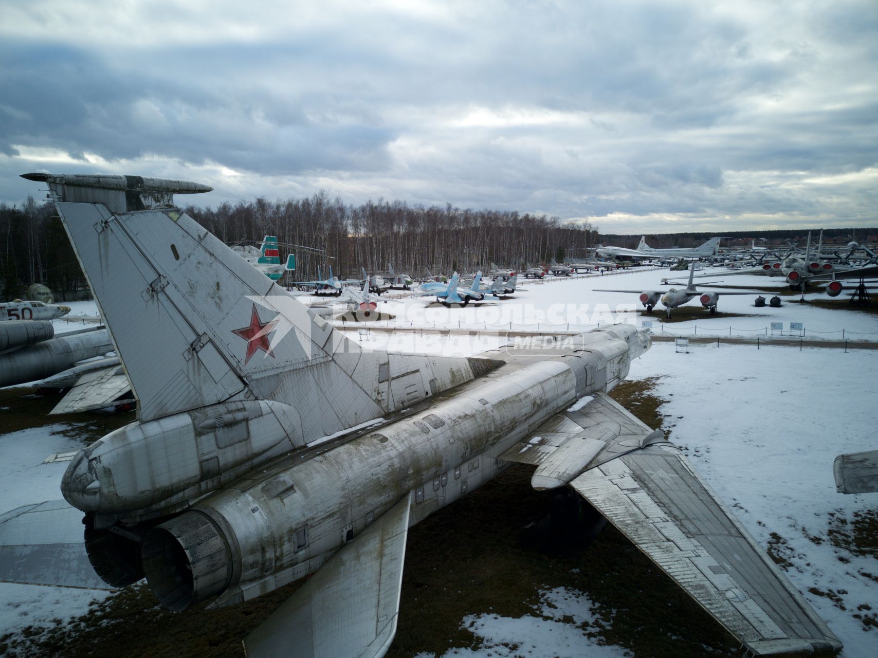 Московская область, Монино.   Дальний бомбардировщик в  экспозиции `Самолеты Великой Отечественной войны` в Центральном музее Военно-воздушных сил в Монине.