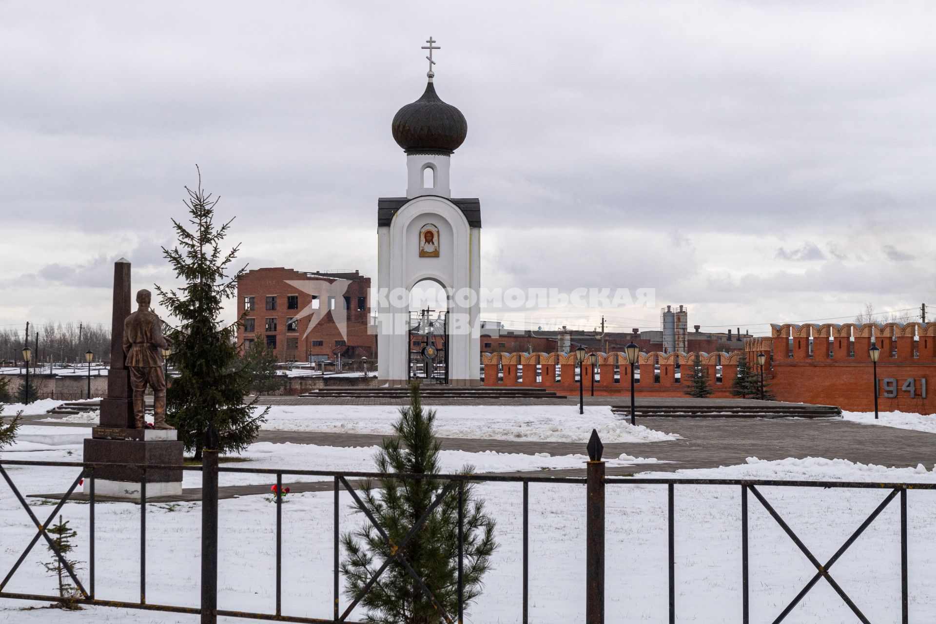 Ржев. Часовня на военном мемориальном кладбище.