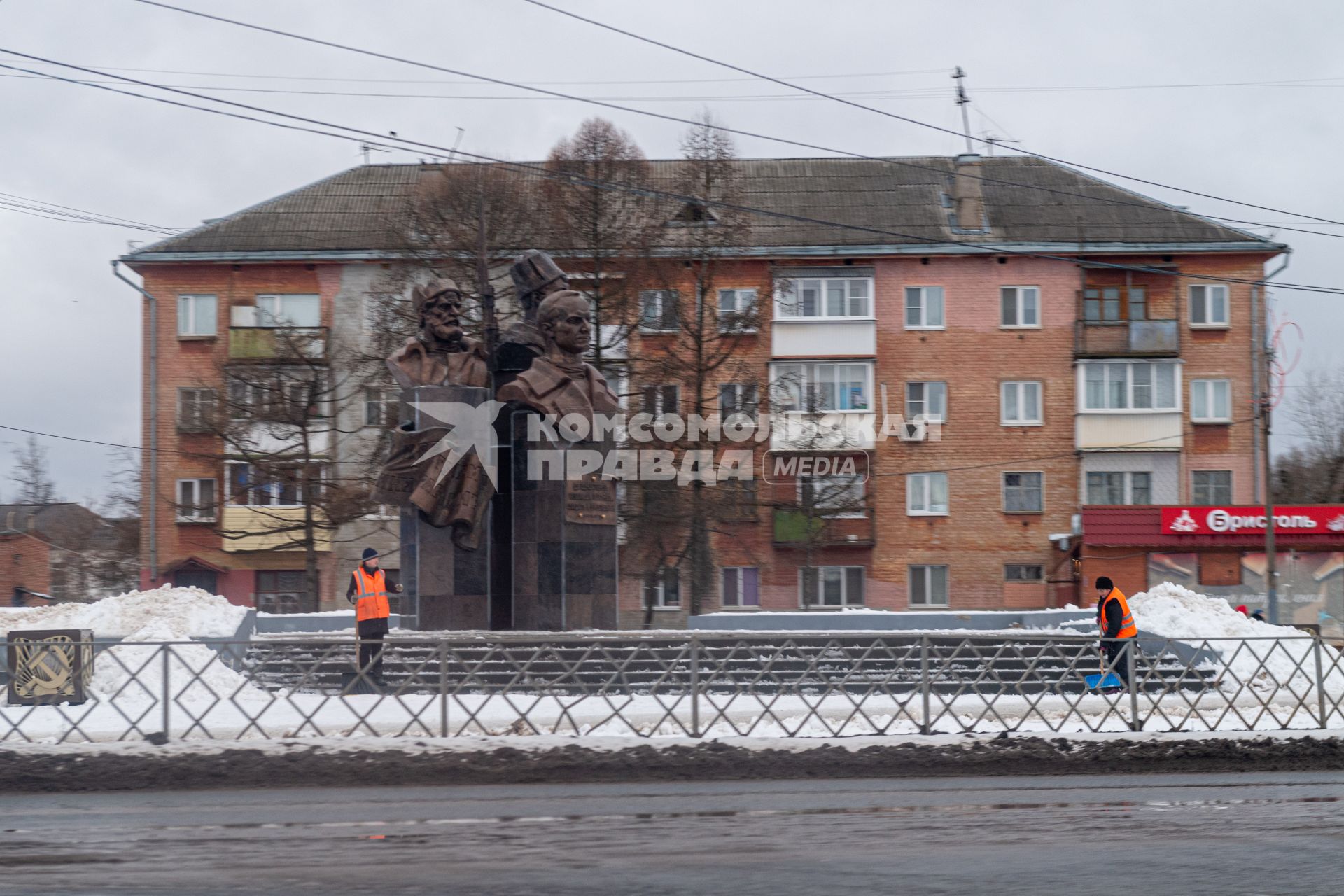 Ржев. Памятник революционерам.