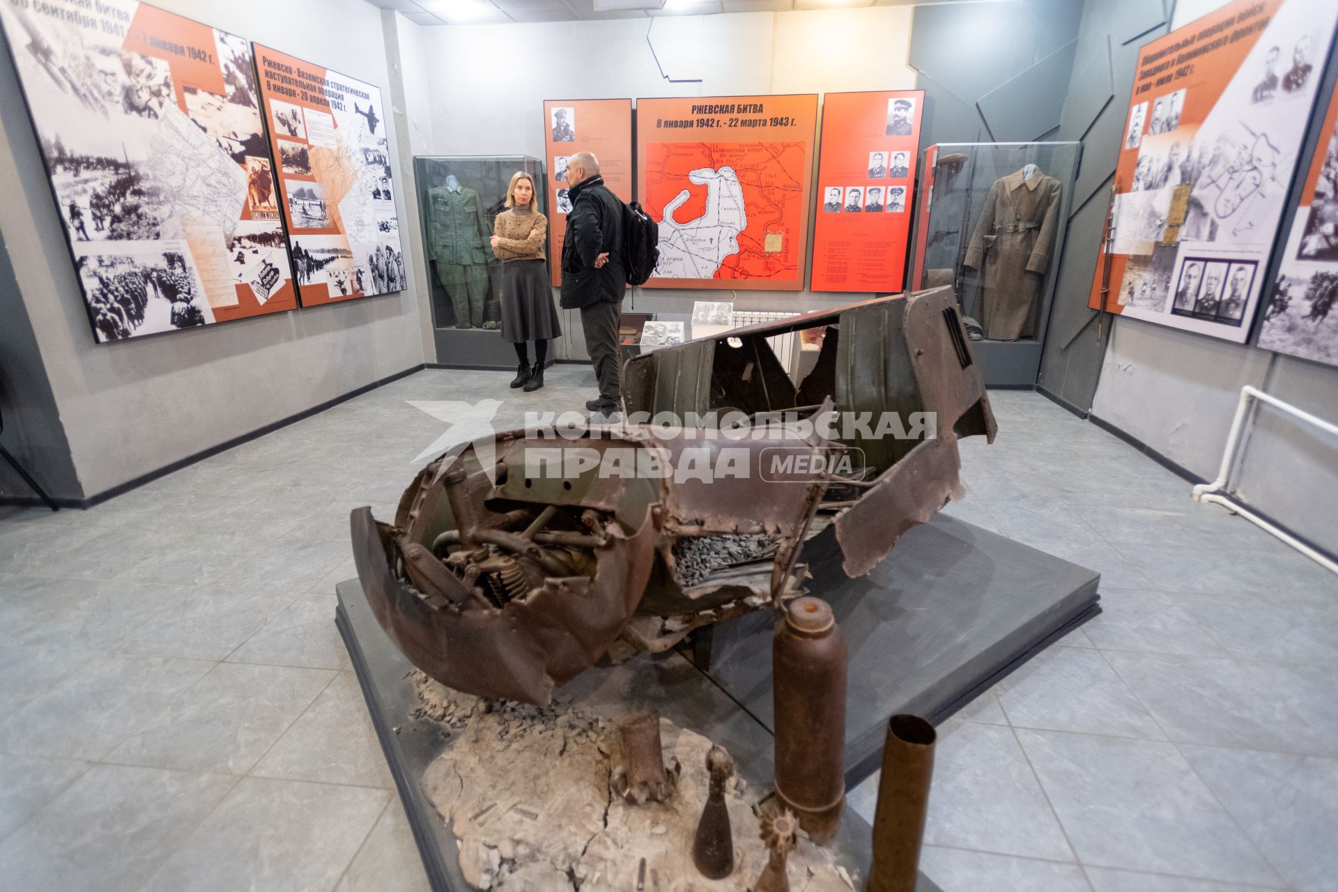 Ржев.  Экспонаты в музее Великой Отечественной войны.