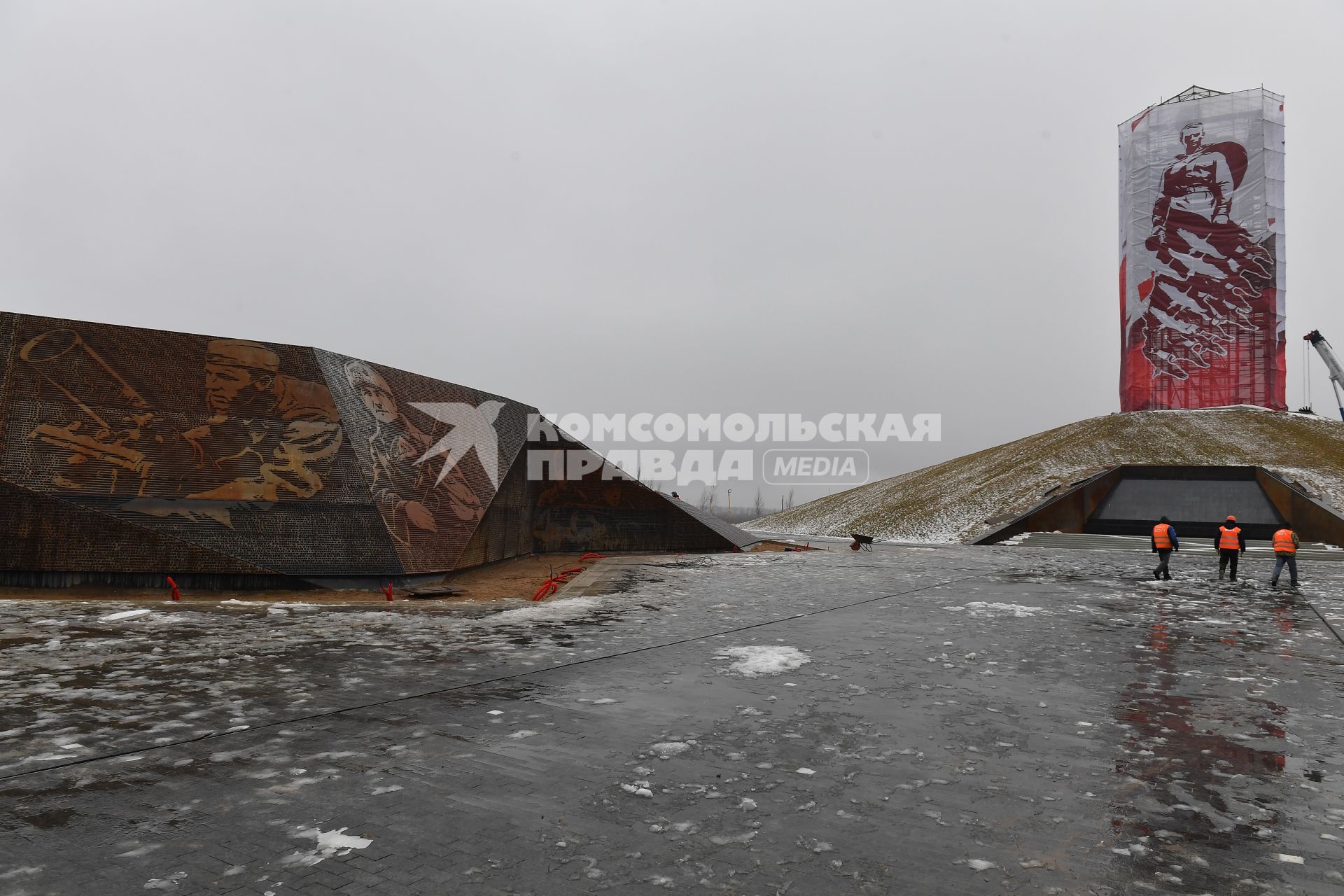 Ржевская область. Подготовка Ржевского мемориала Советскому солдату к открытию.