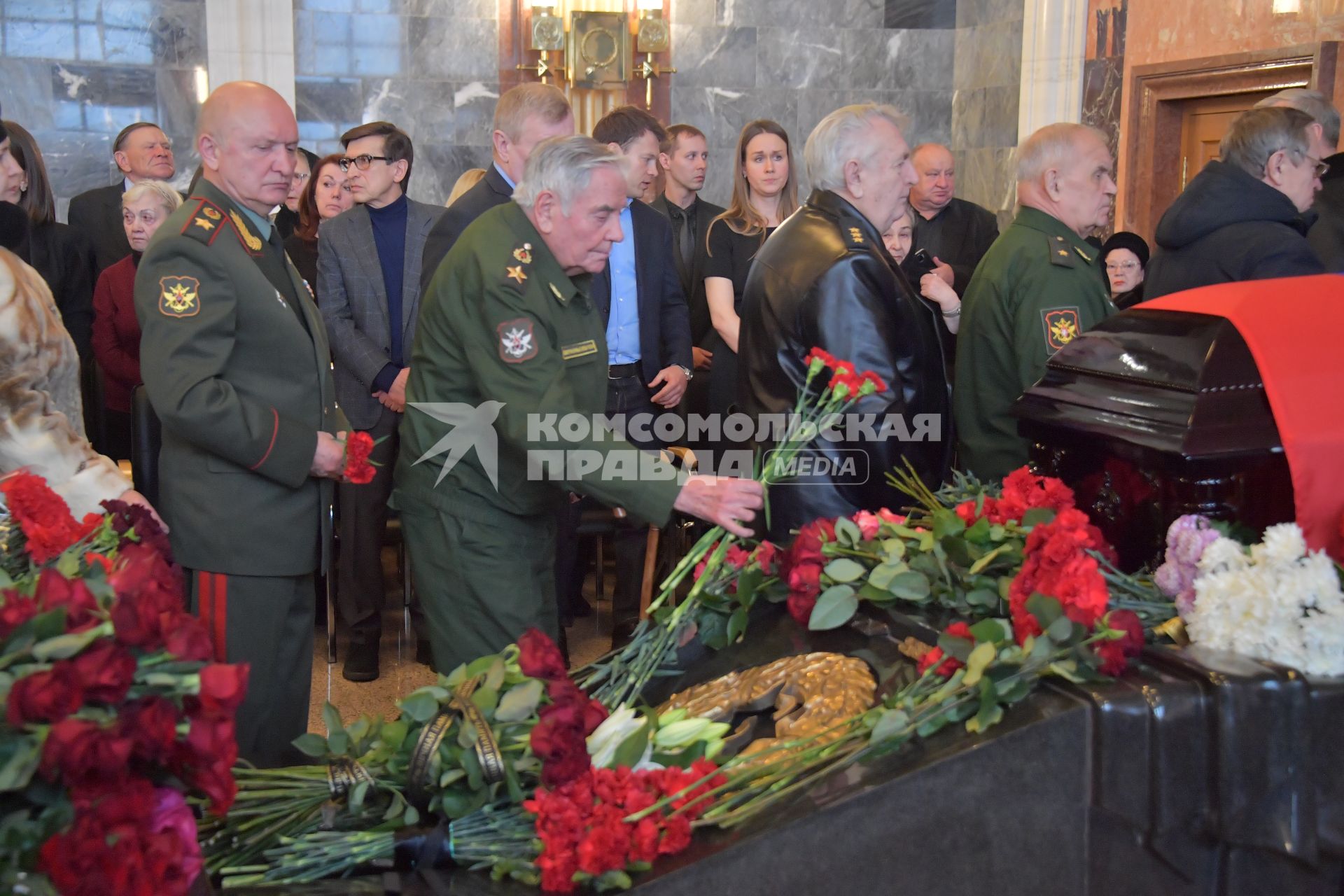 Москва.  На церемонии прощания с маршалом Советского Союза Дмитрием Язовым на Федеральном военном мемориальном  кладбище в Мытищах.