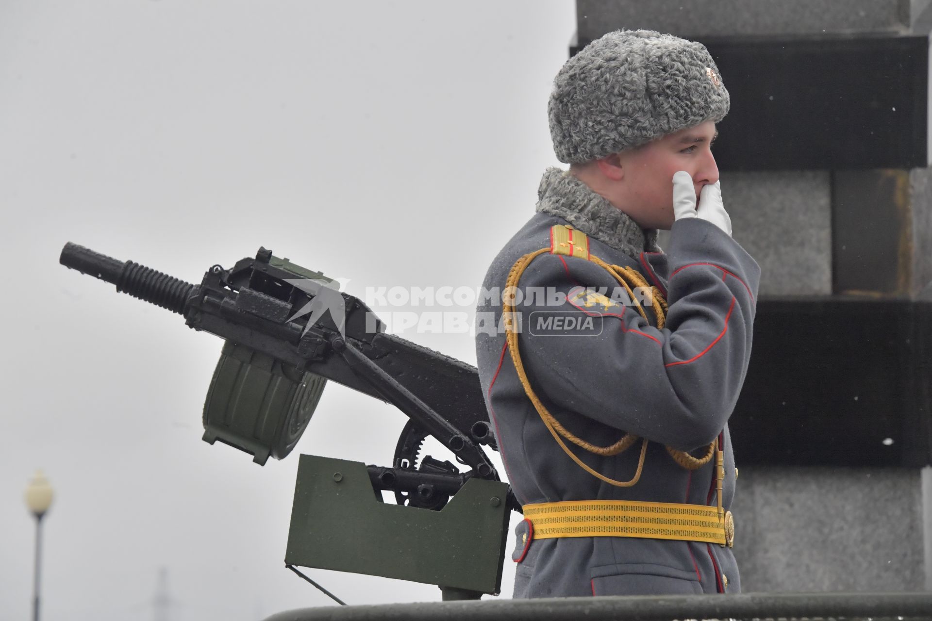 Москва. На церемонии прощания с маршалом Советского Союза Дмитрием Язовым на Федеральном военном мемориальном  кладбище в Мытищах.