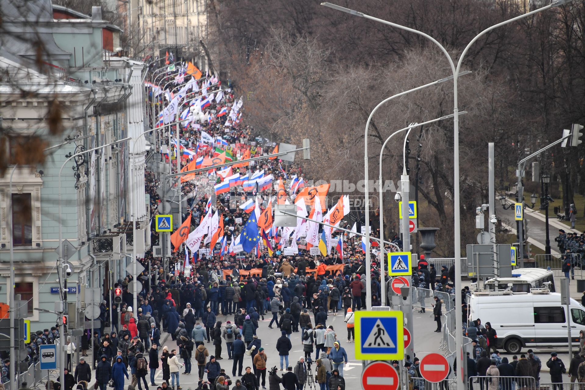 Москва. Участники марша памяти политика Бориса Немцова.