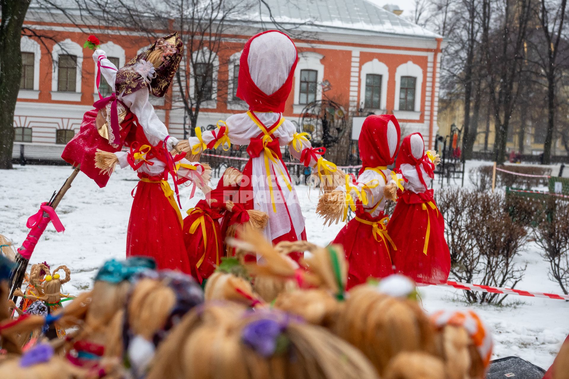 Санкт-Петербург. Во время праздничных гуляний в честь Широкой Масленицы.