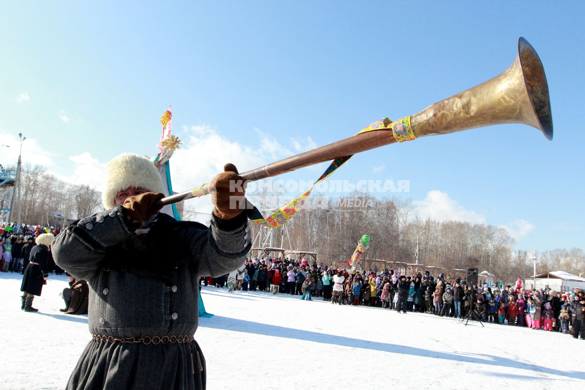 Иркутск.  Во время масленичных гуляний.