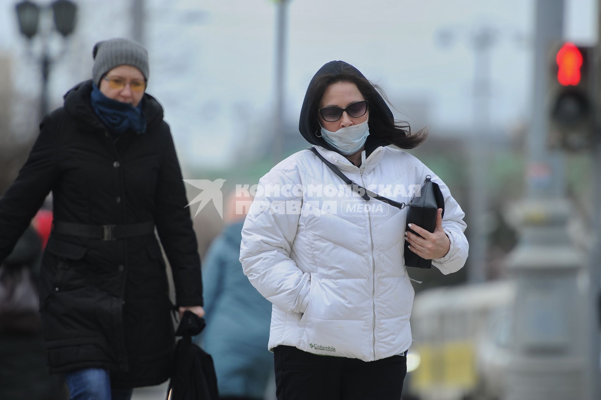 Екатеринбург. Горожане в медицинских масках во время эпидемии коронавируса COVID-19