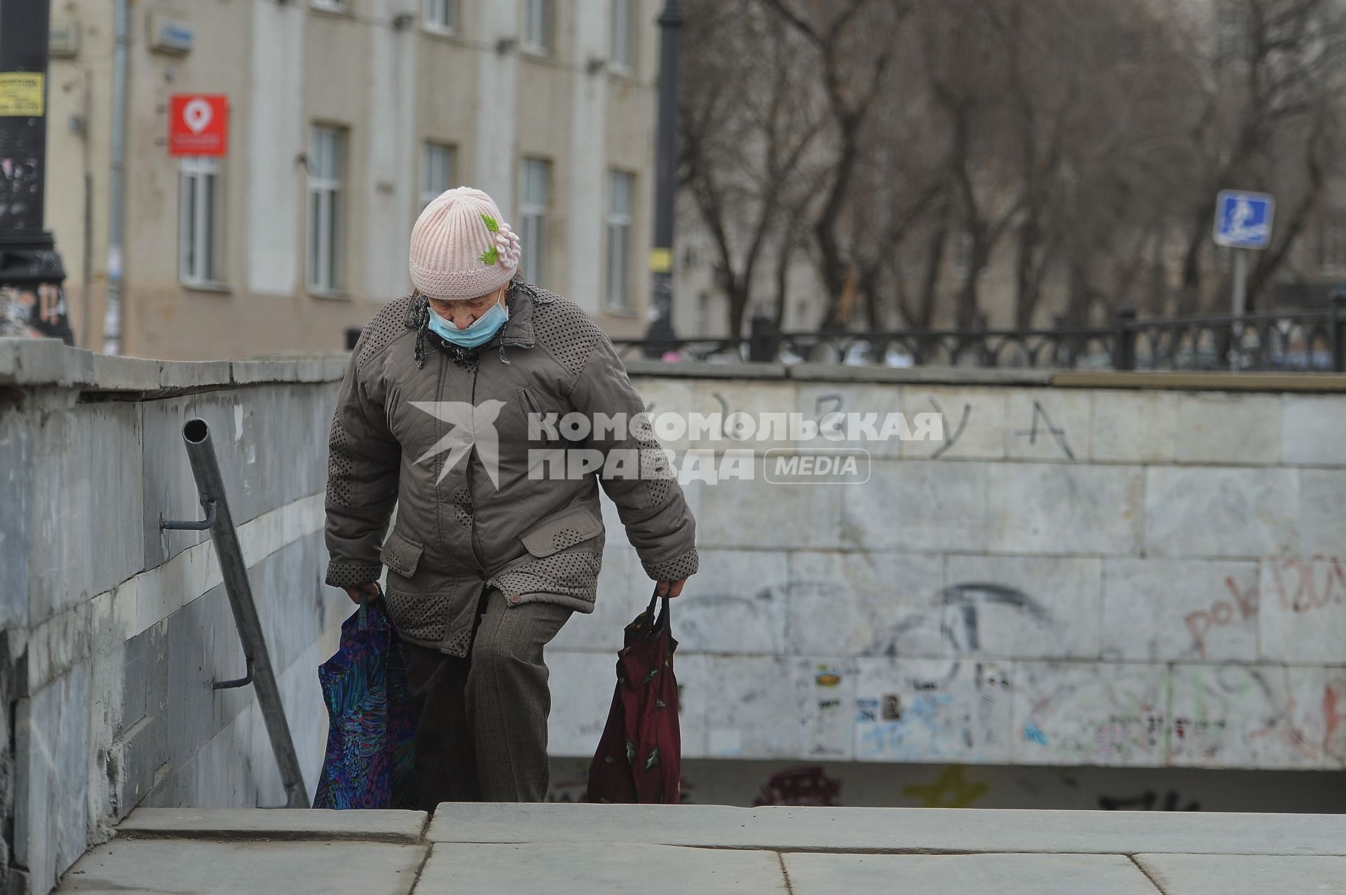 Екатеринбург. Горожане во время нерабочей недели объявленной президентом РФ для снижения темпов распространения коронавируса COVID-19