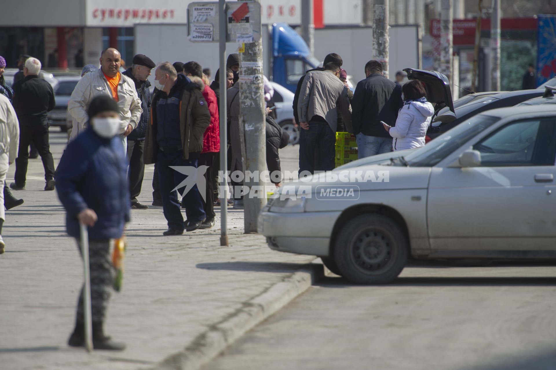 Екатеринбург. Горожане гуляют во время режима самоизоляции, введеного из-за распространения коронавирусной инфекции COVID-19