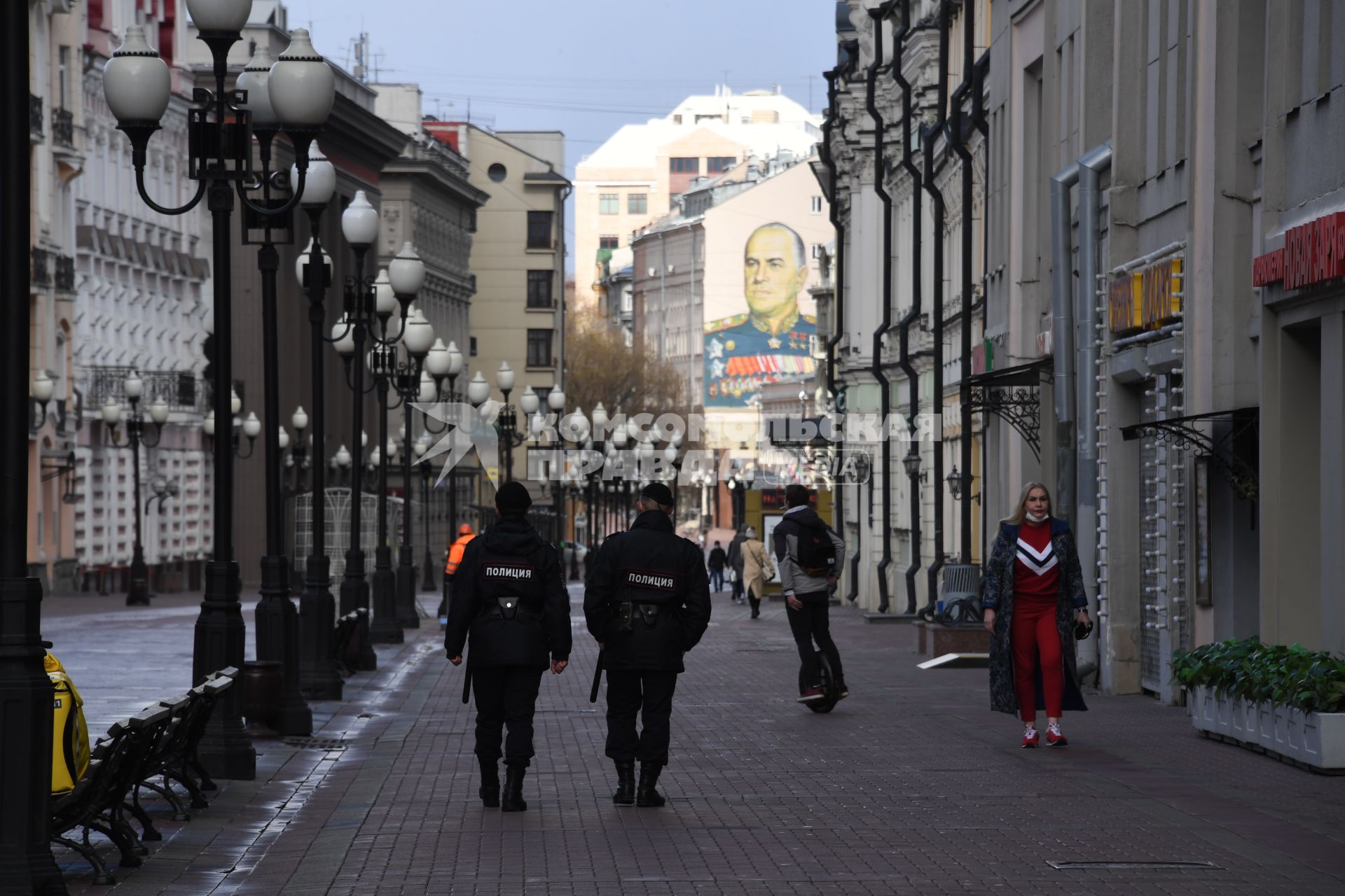 Москва. Полицейские на Старом Арбате.