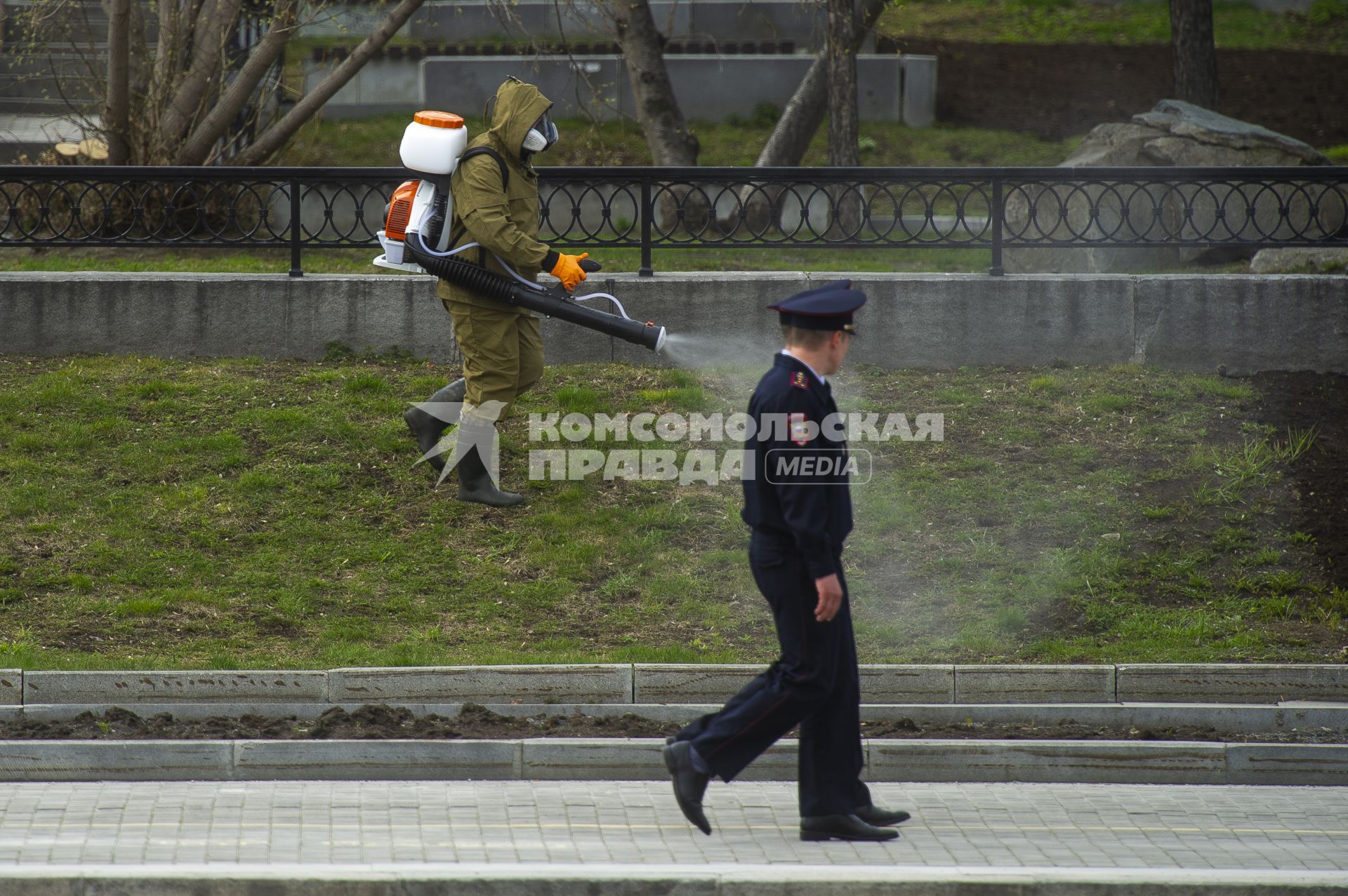 Екатеринбург. Обработка от клещей в парках и скверах  города