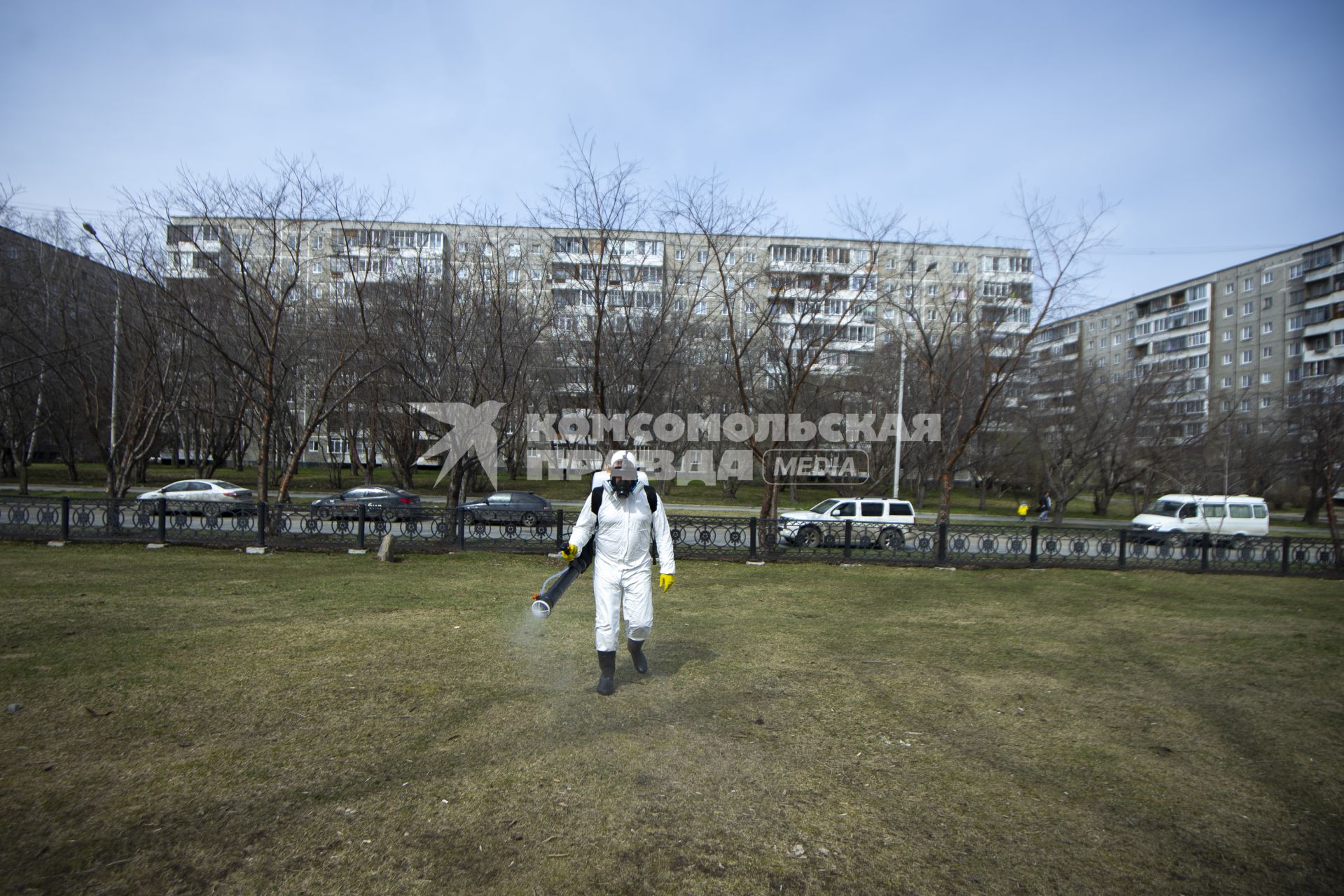 Екатеринбург. Обработка от клещей в парках и скверах  города